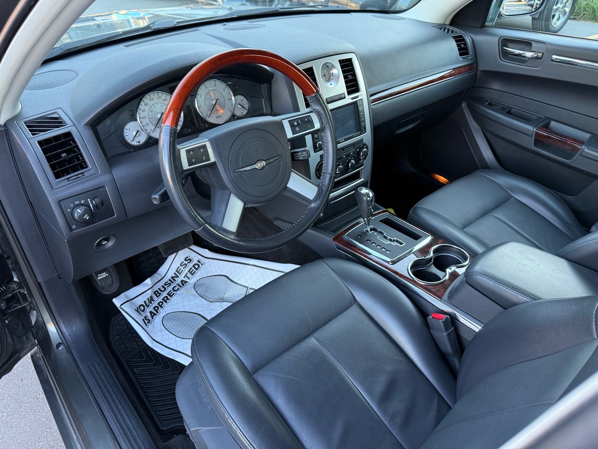/carage/2009-Chrysler-300-9122956917585157.jpg