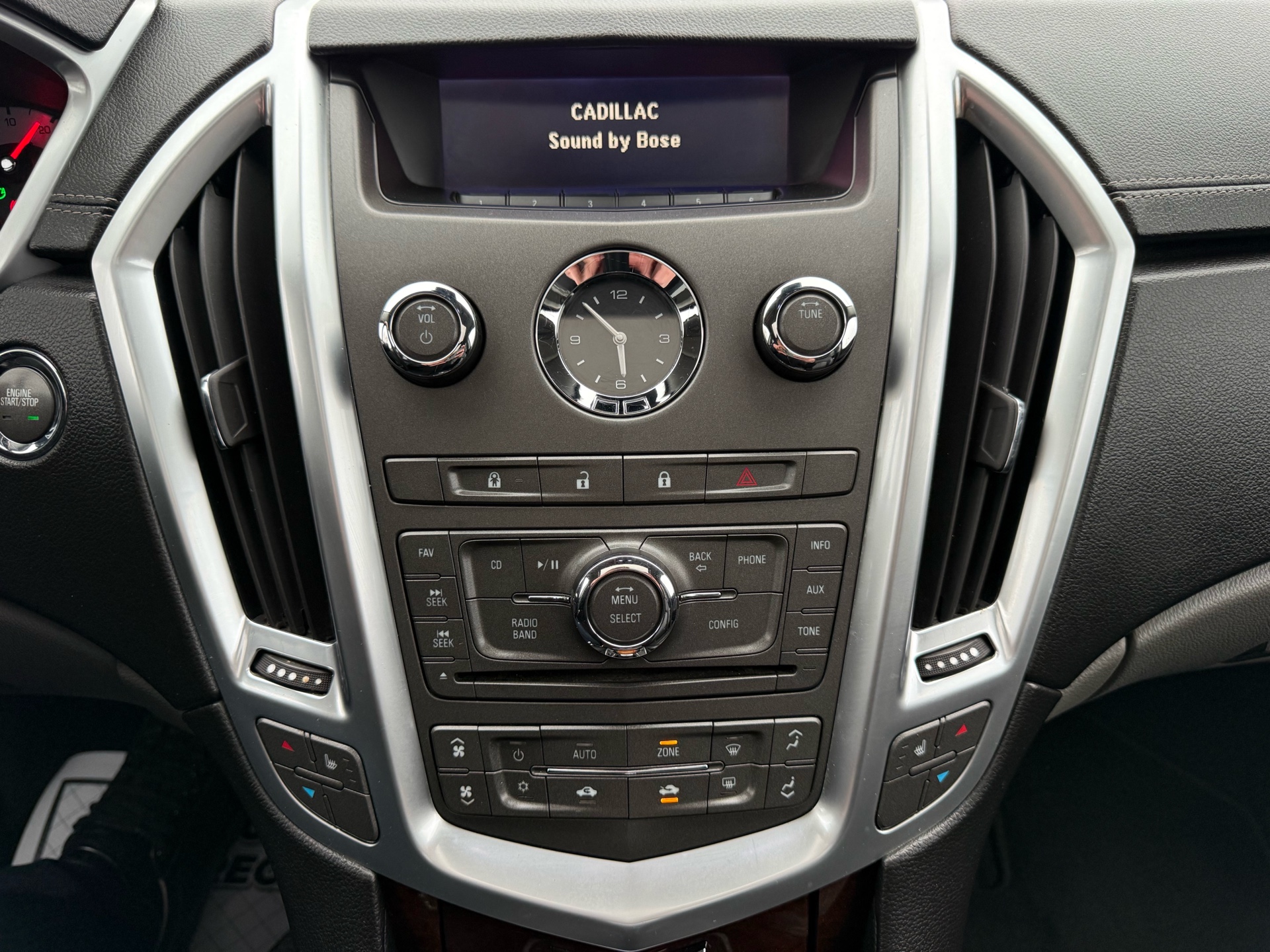 /carage/2010-Cadillac-SRX-9698360111668825.jpg