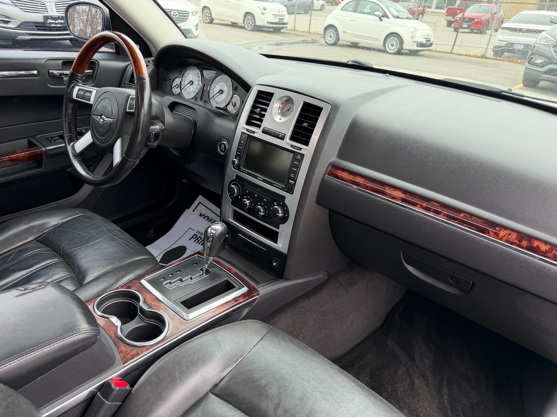 /carage/2010-Chrysler-300-6367354768109523.jpg