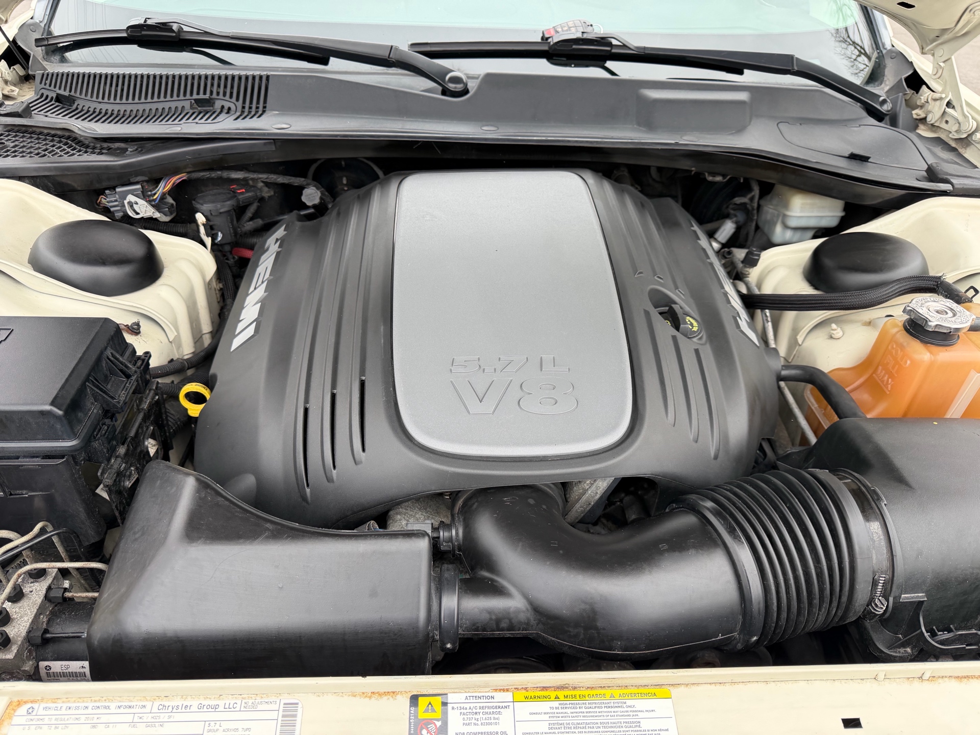 /carage/2010-Chrysler-300-8815487218588247.jpg