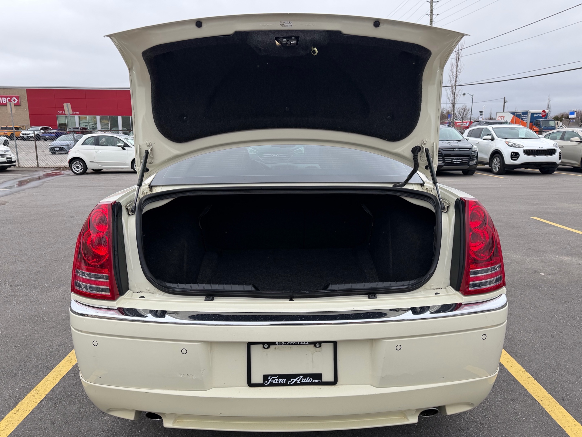 /carage/2010-Chrysler-300-990297602837809.jpg