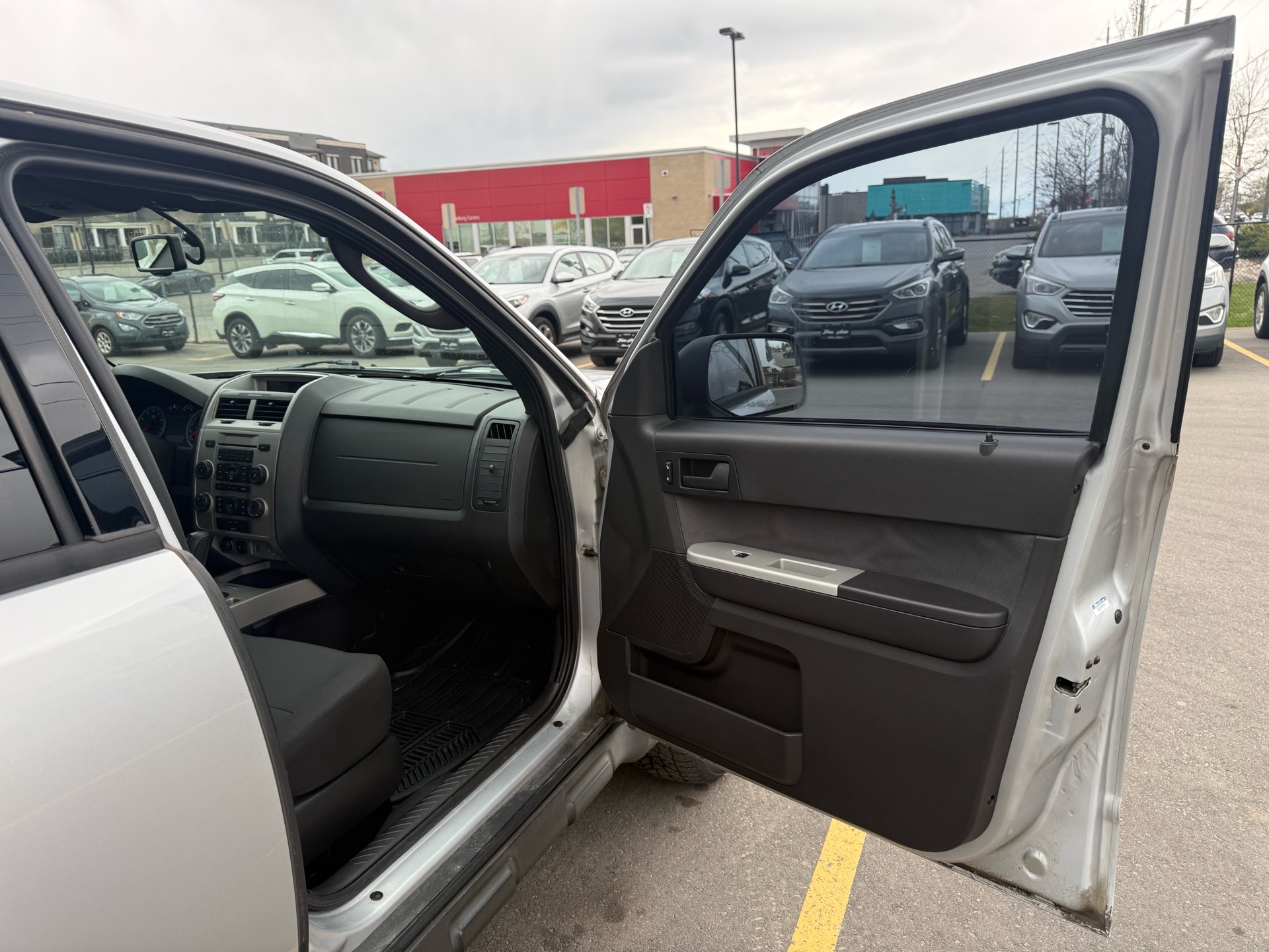 /carage/2010-Ford-Escape-08315822966606978.jpg
