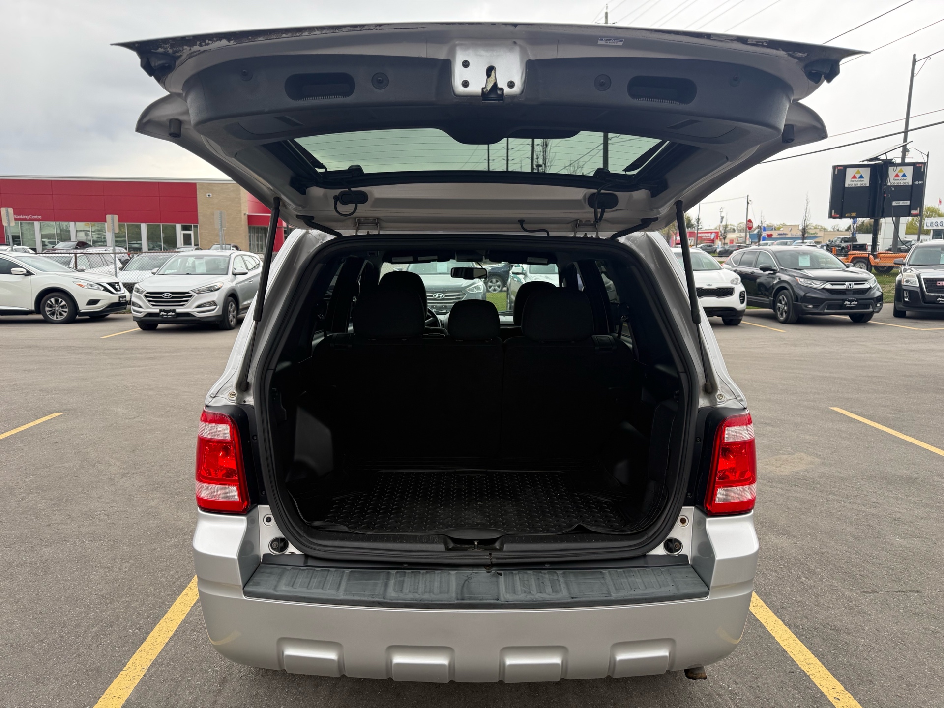 /carage/2010-Ford-Escape-9985671684004125.jpg