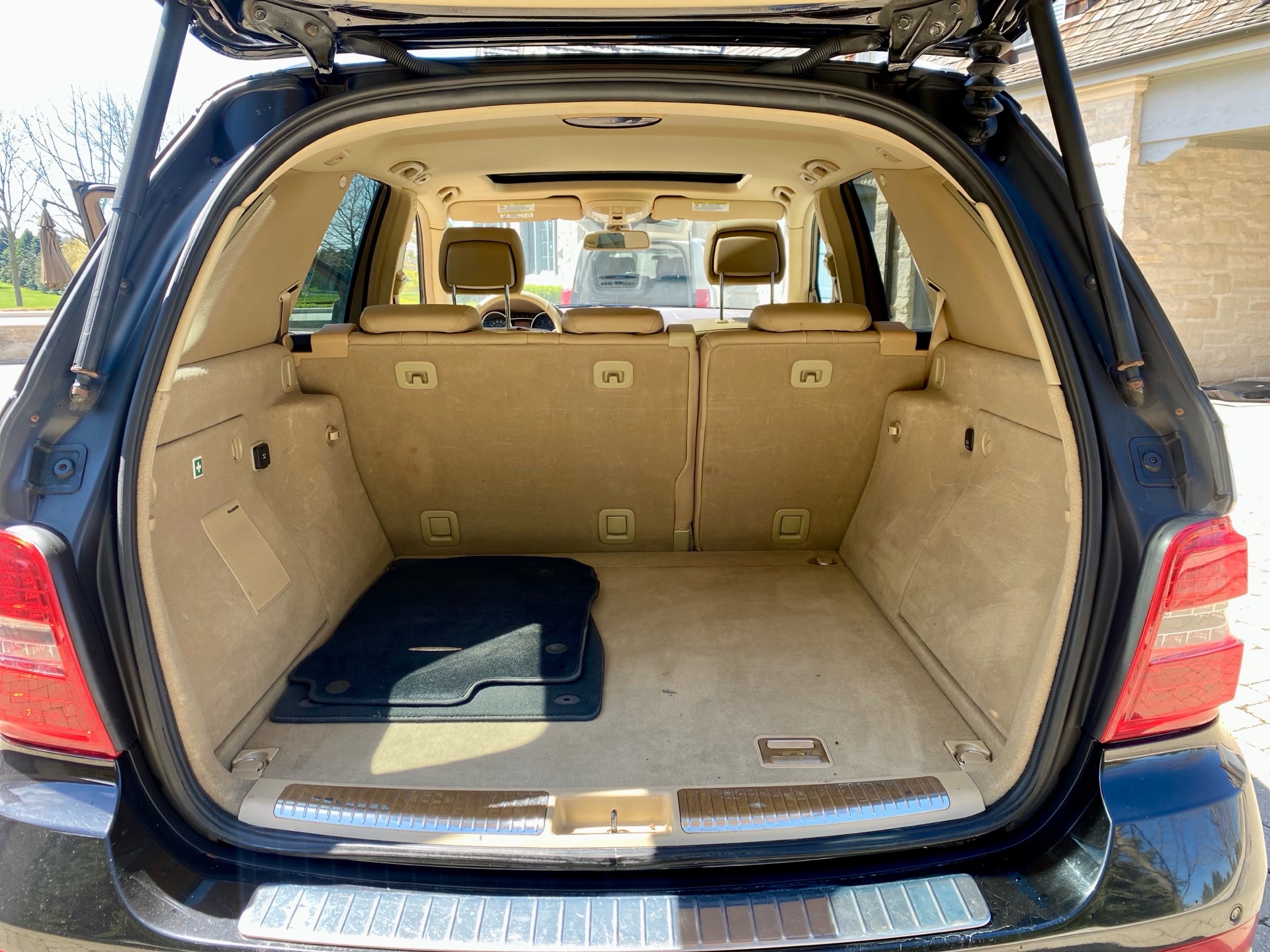 /carage/2010-Mercedes-Benz-M-Class-44606512310931645.jpg