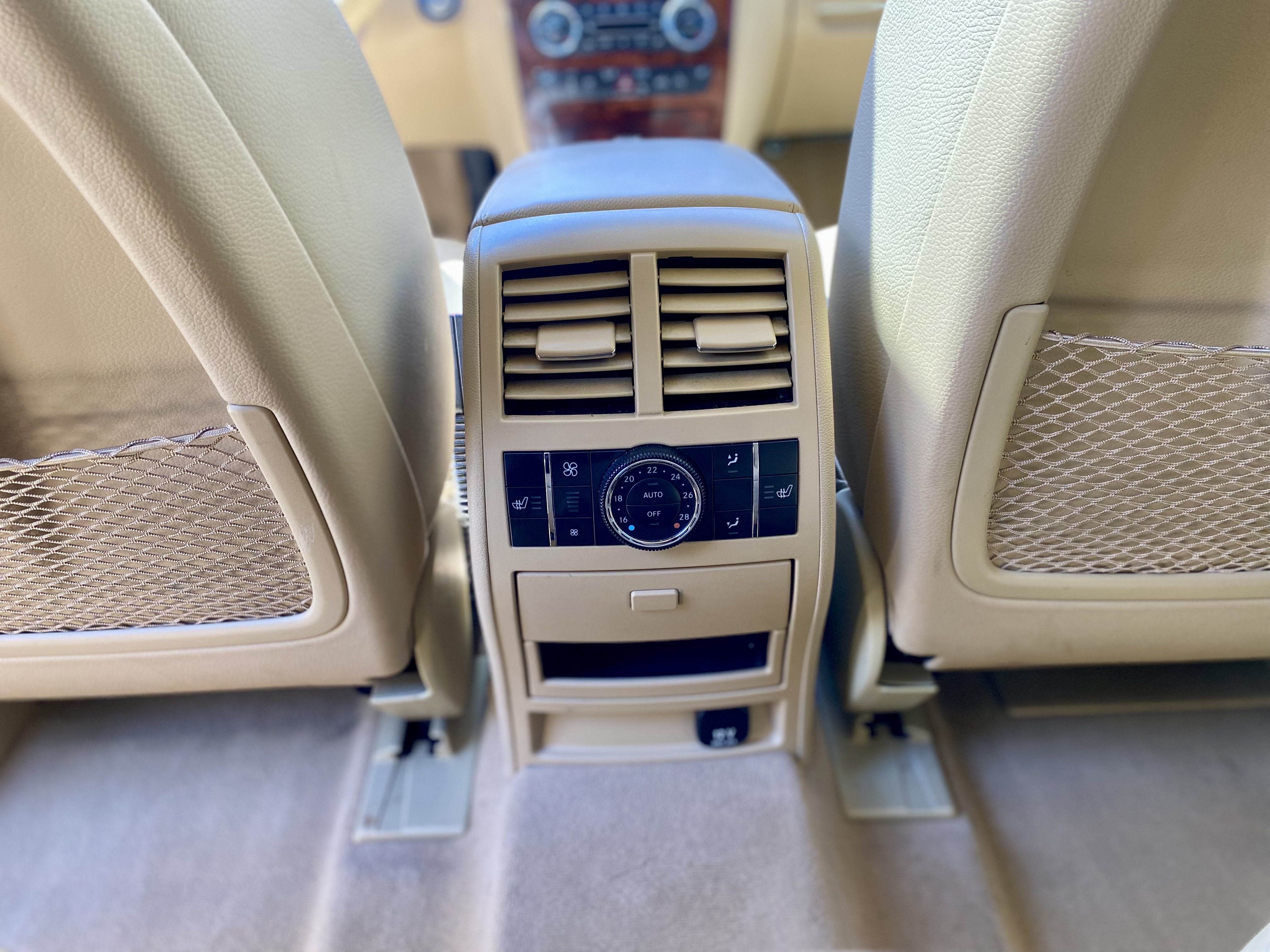 /carage/2010-Mercedes-Benz-M-Class-45660772842247166.jpg