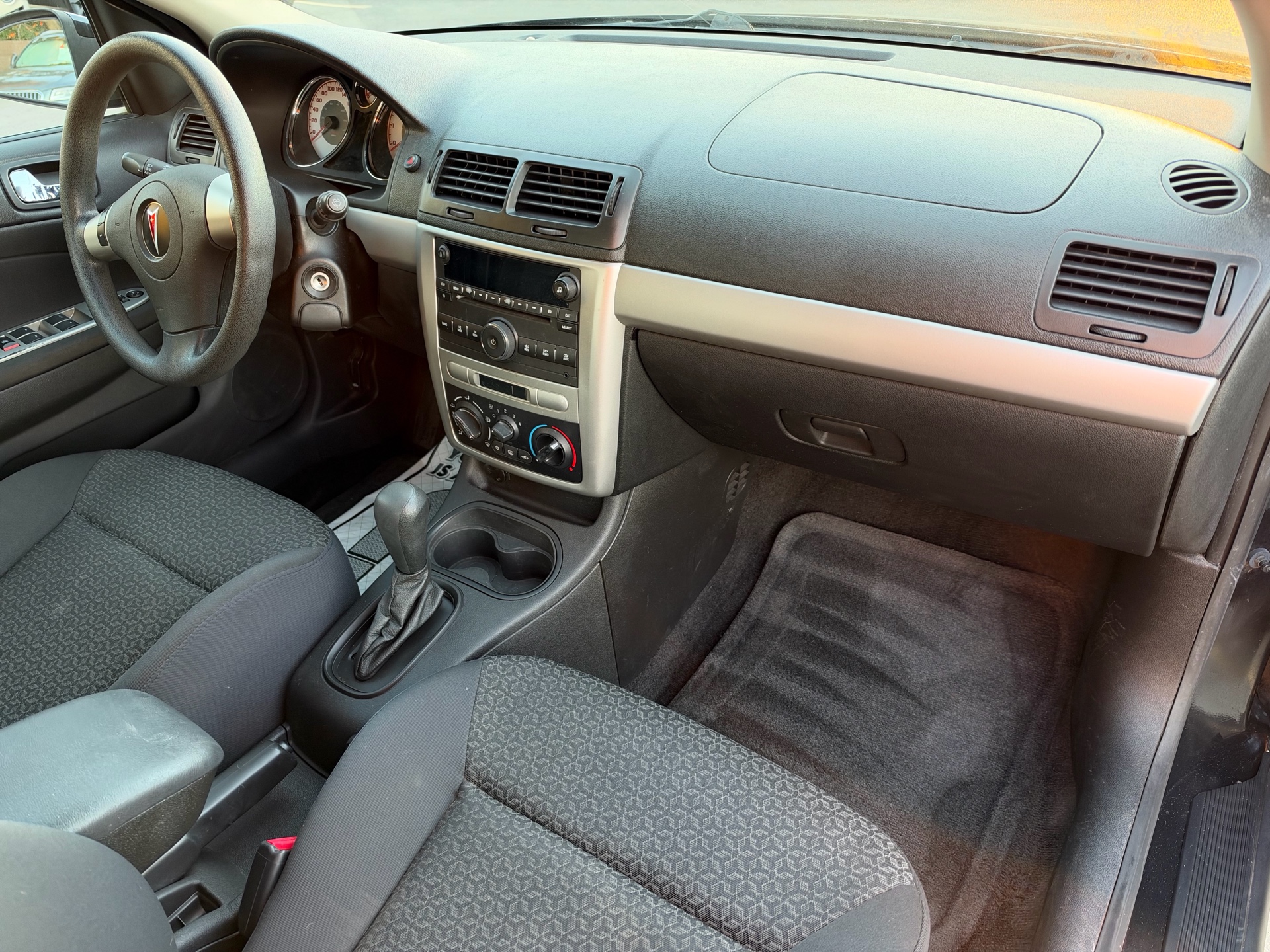 /carage/2010-Pontiac-G5-008373569647512236.jpg