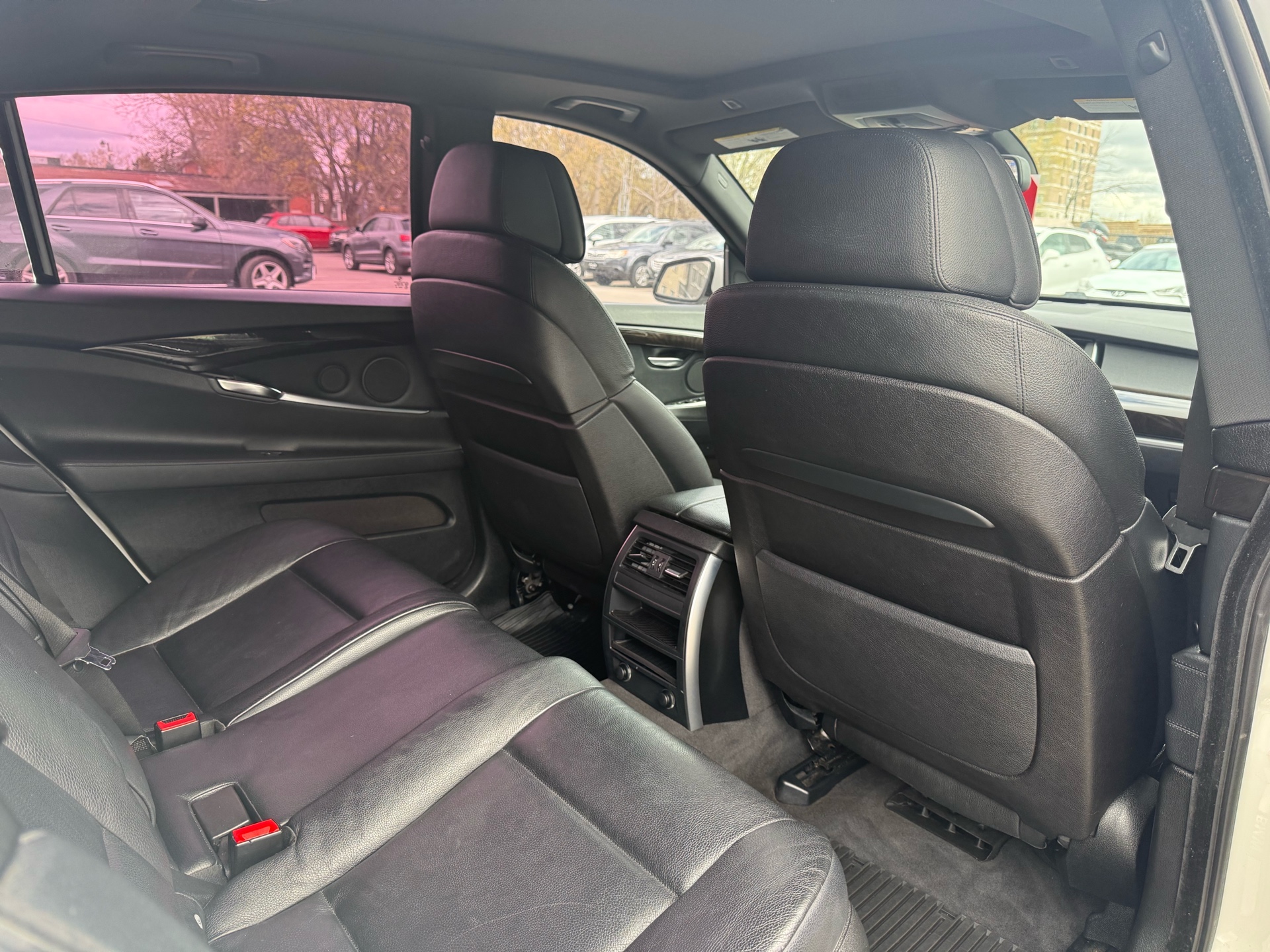 /carage/2011-BMW-3Series-012043225861582352.jpg