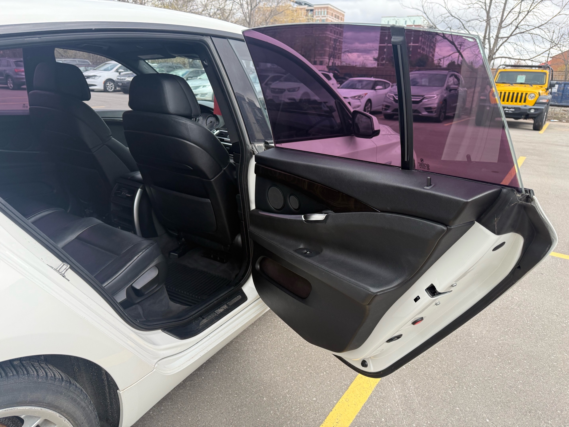 /carage/2011-BMW-3Series-32991566801025596.jpg