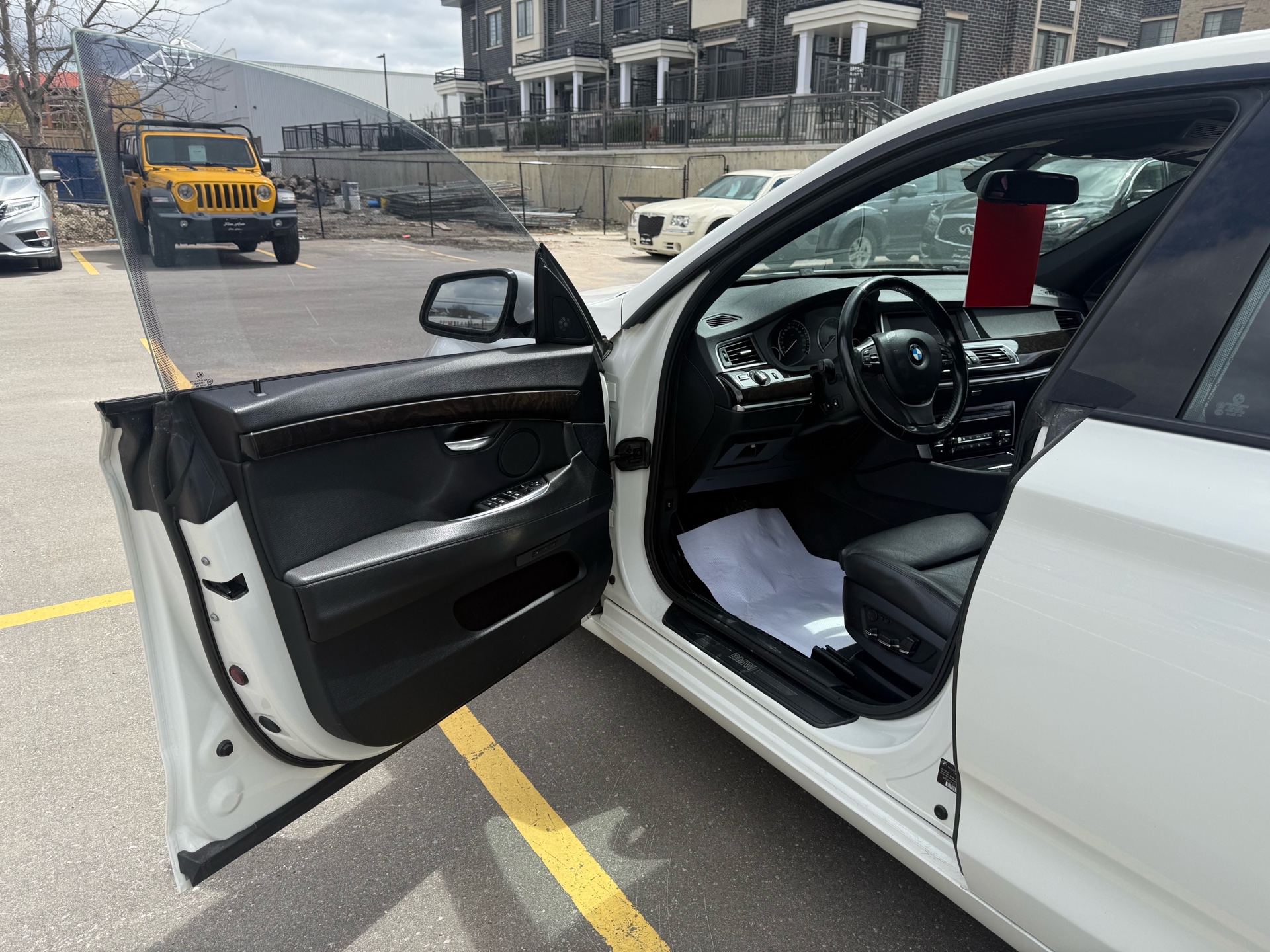 /carage/2011-BMW-3Series-37947518082392717.jpg
