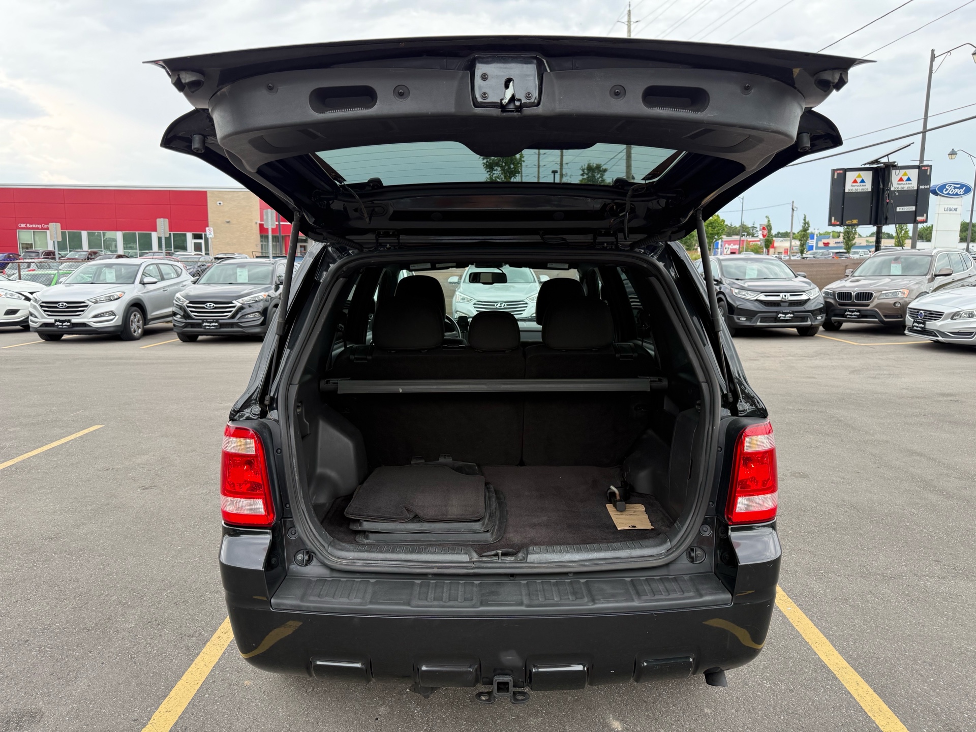 /carage/2011-Ford-Escape-026686144858568905.jpg