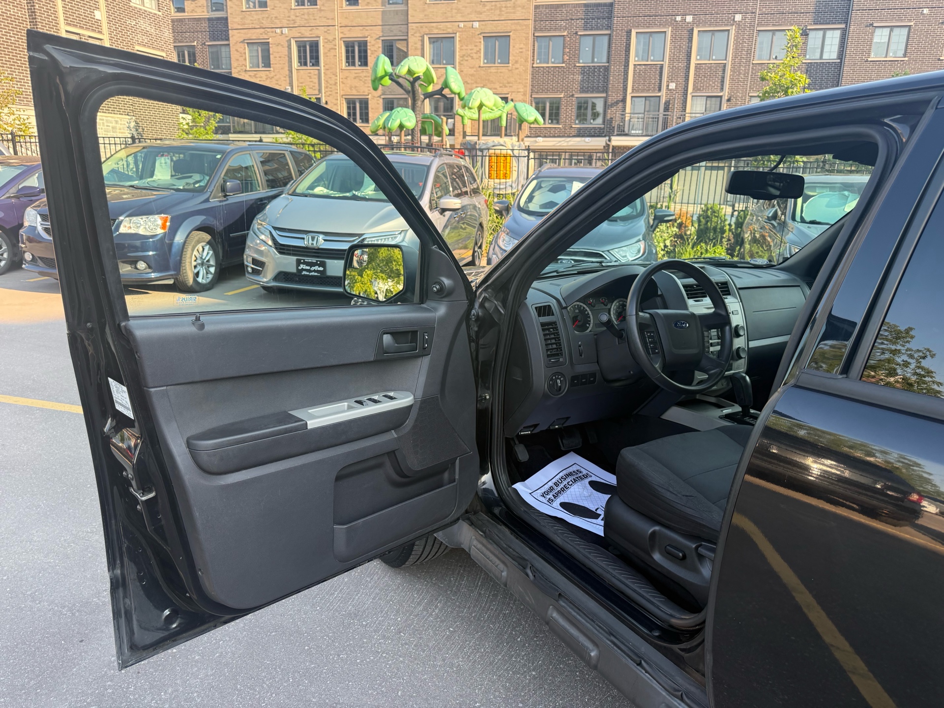 /carage/2011-Ford-Escape-06454602535455267.jpg