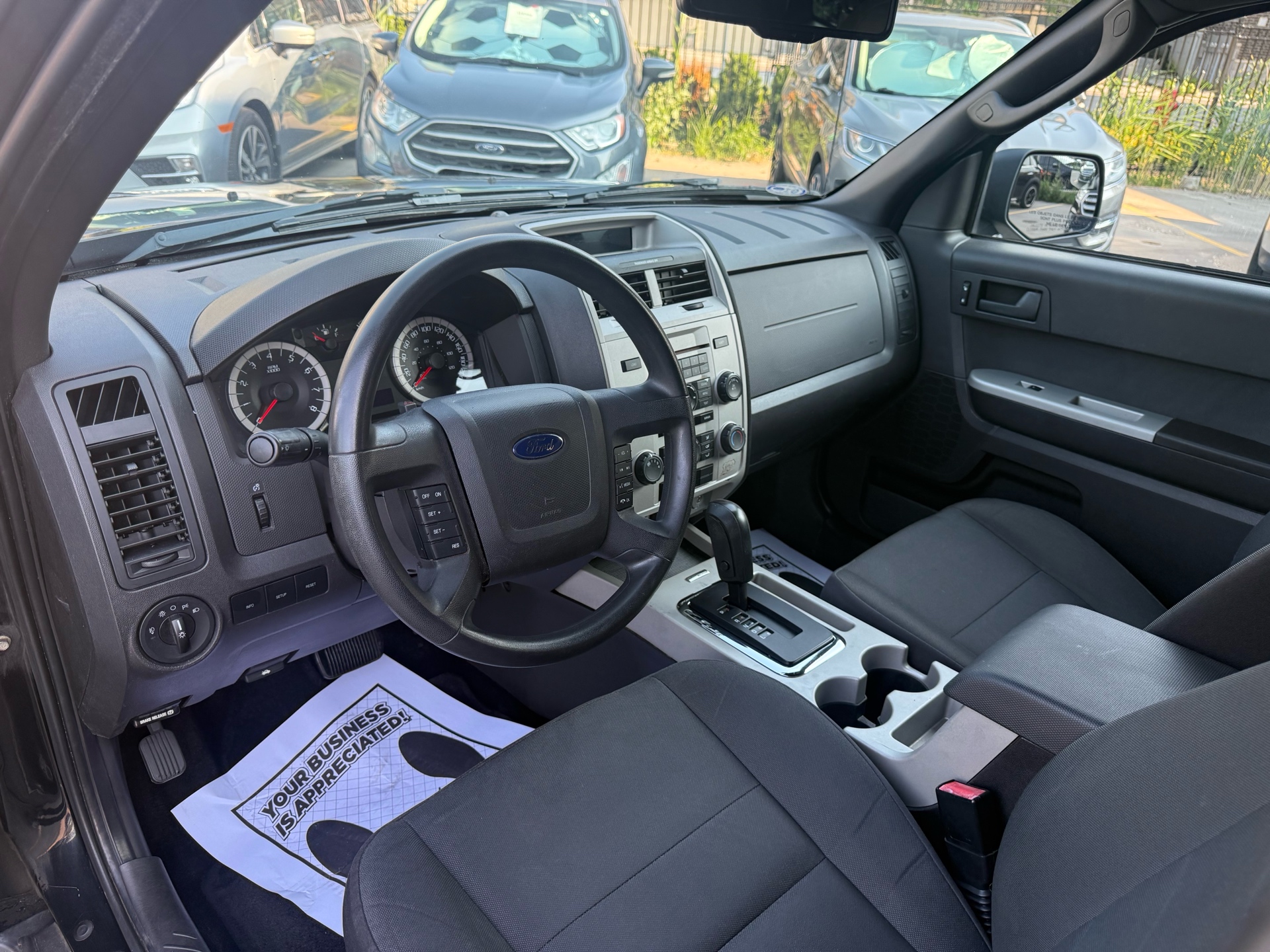 /carage/2011-Ford-Escape-42241834437389136.jpg