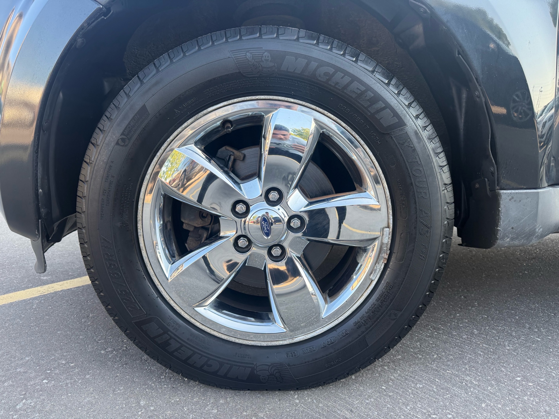 /carage/2011-Ford-Escape-44947050997021654.jpg