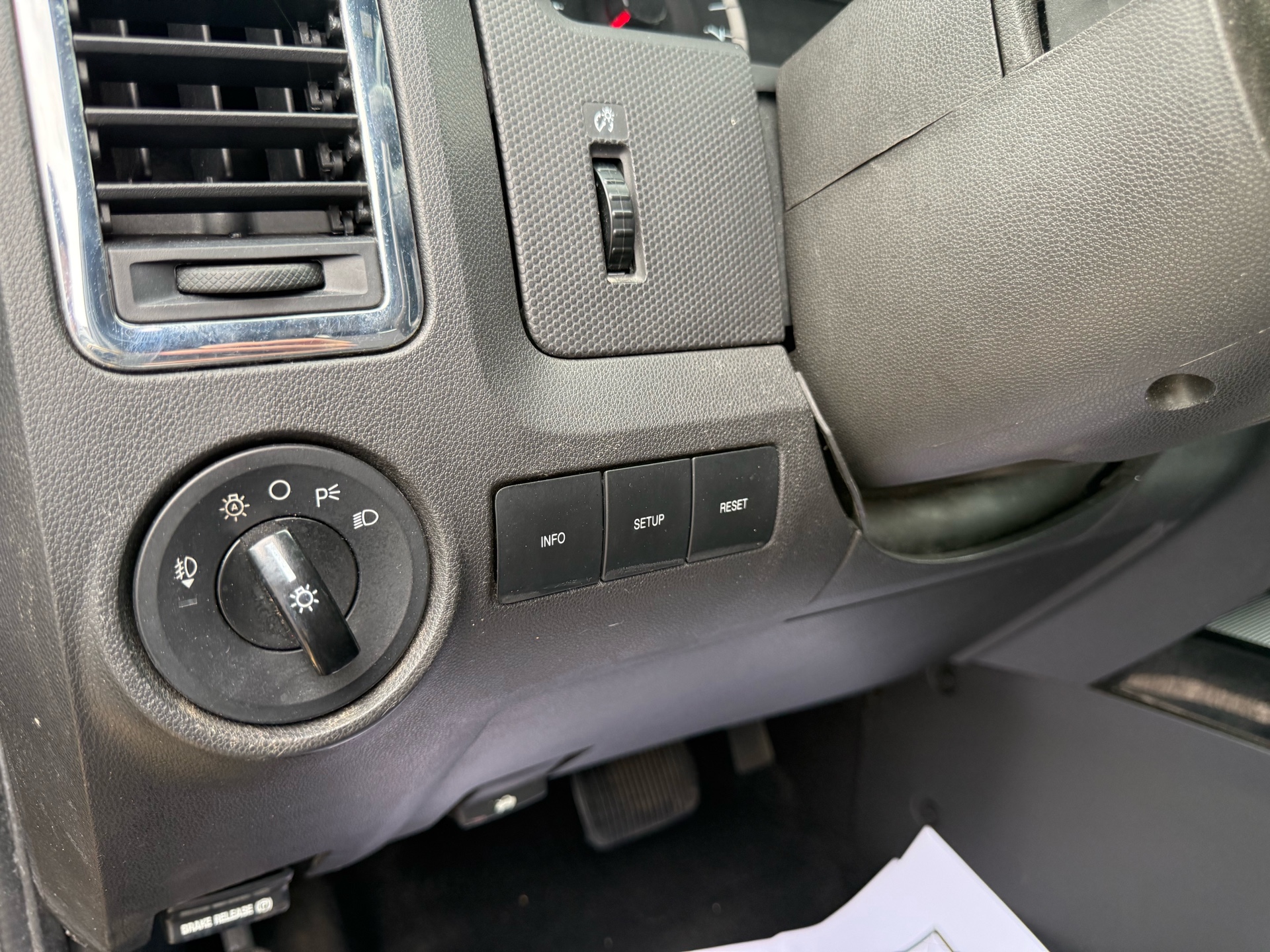 /carage/2011-Ford-Escape-7123307927600955.jpg