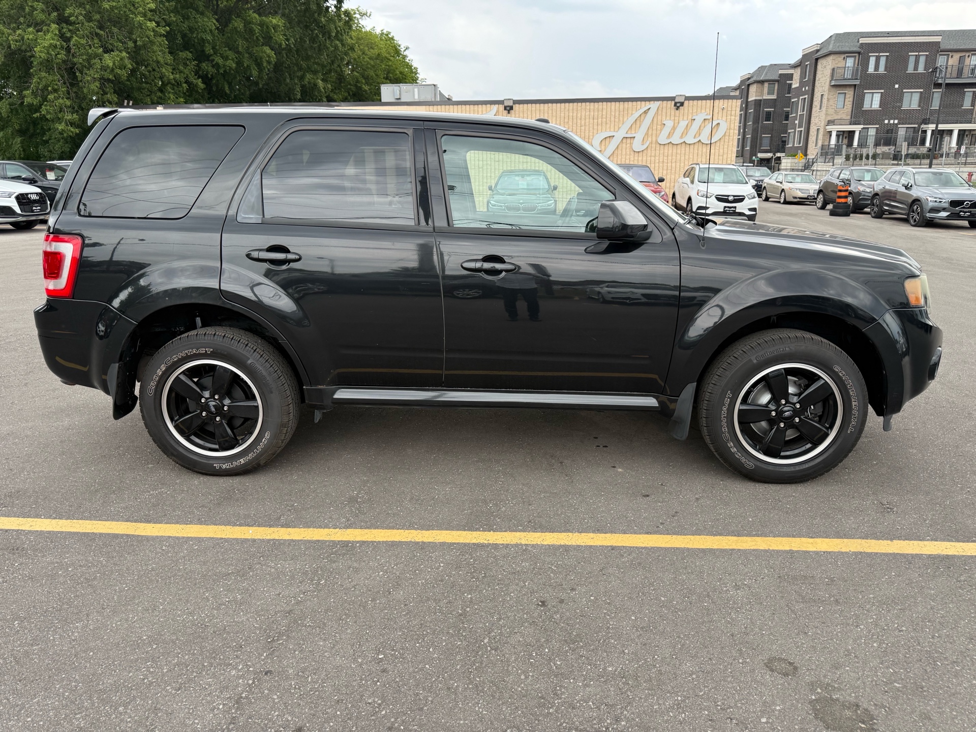 /carage/2011-Ford-Escape-873207642657938.jpg