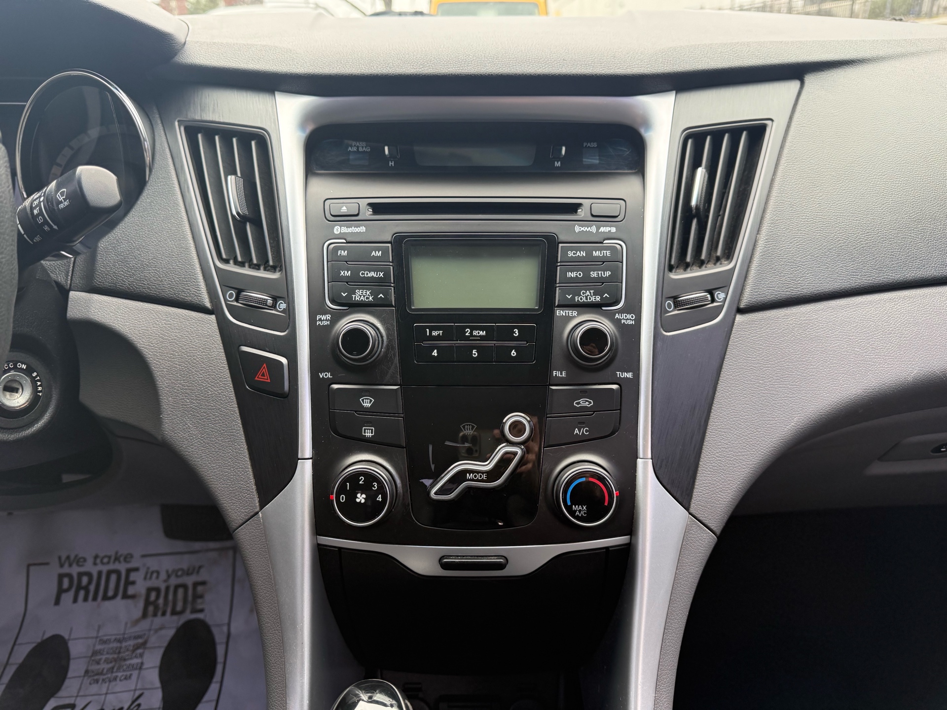 /carage/2011-Hyundai-Sonata-13443325466860423.jpg