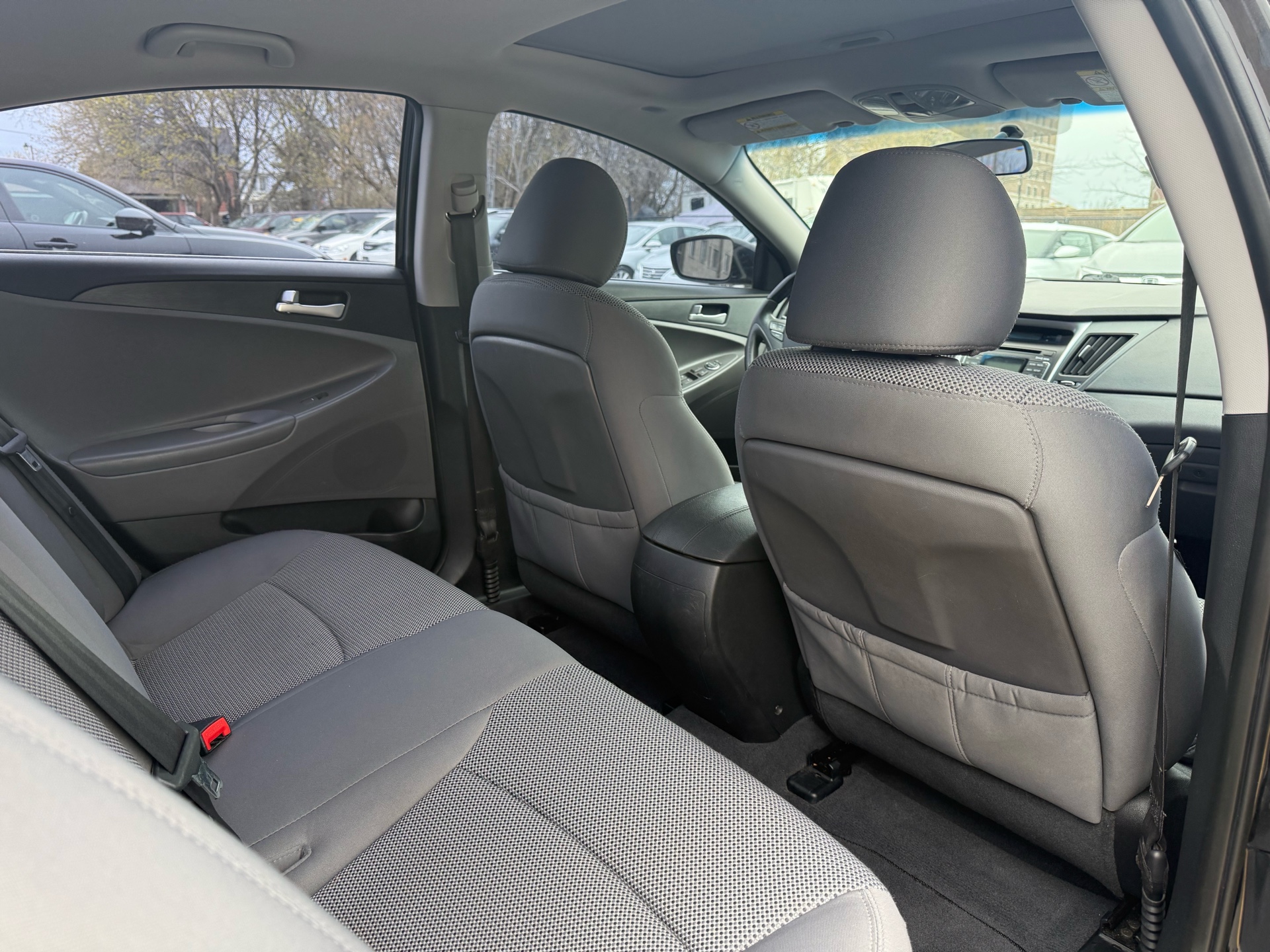 /carage/2011-Hyundai-Sonata-14084283363498518.jpg