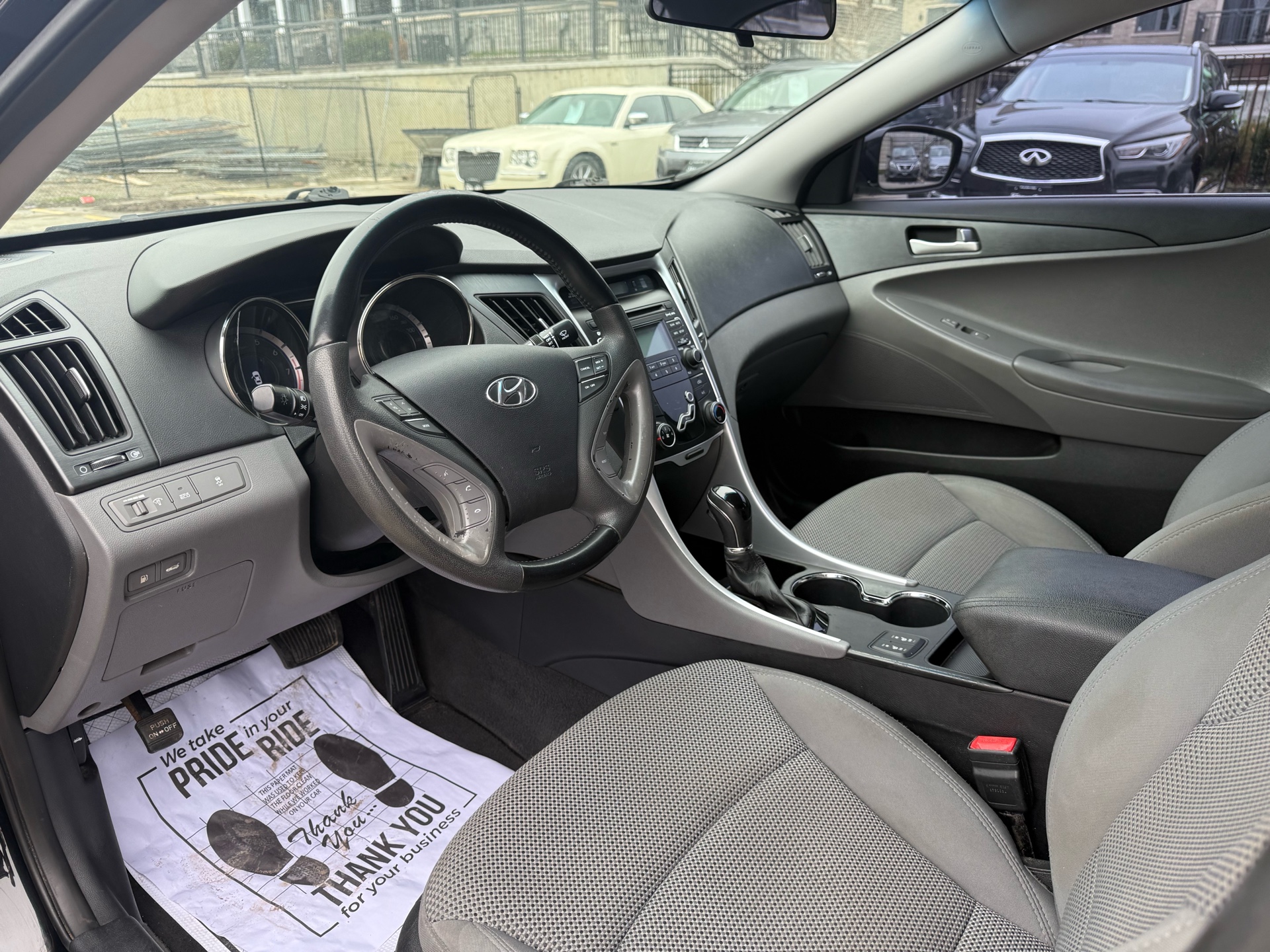 /carage/2011-Hyundai-Sonata-14403682561015896.jpg