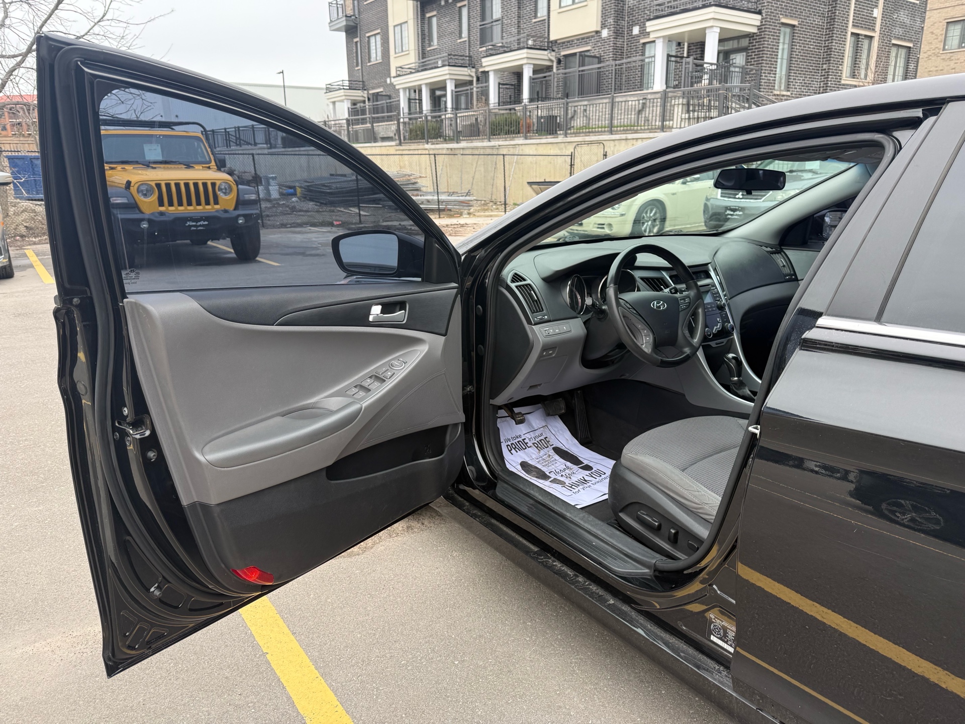 /carage/2011-Hyundai-Sonata-32413759284752586.jpg