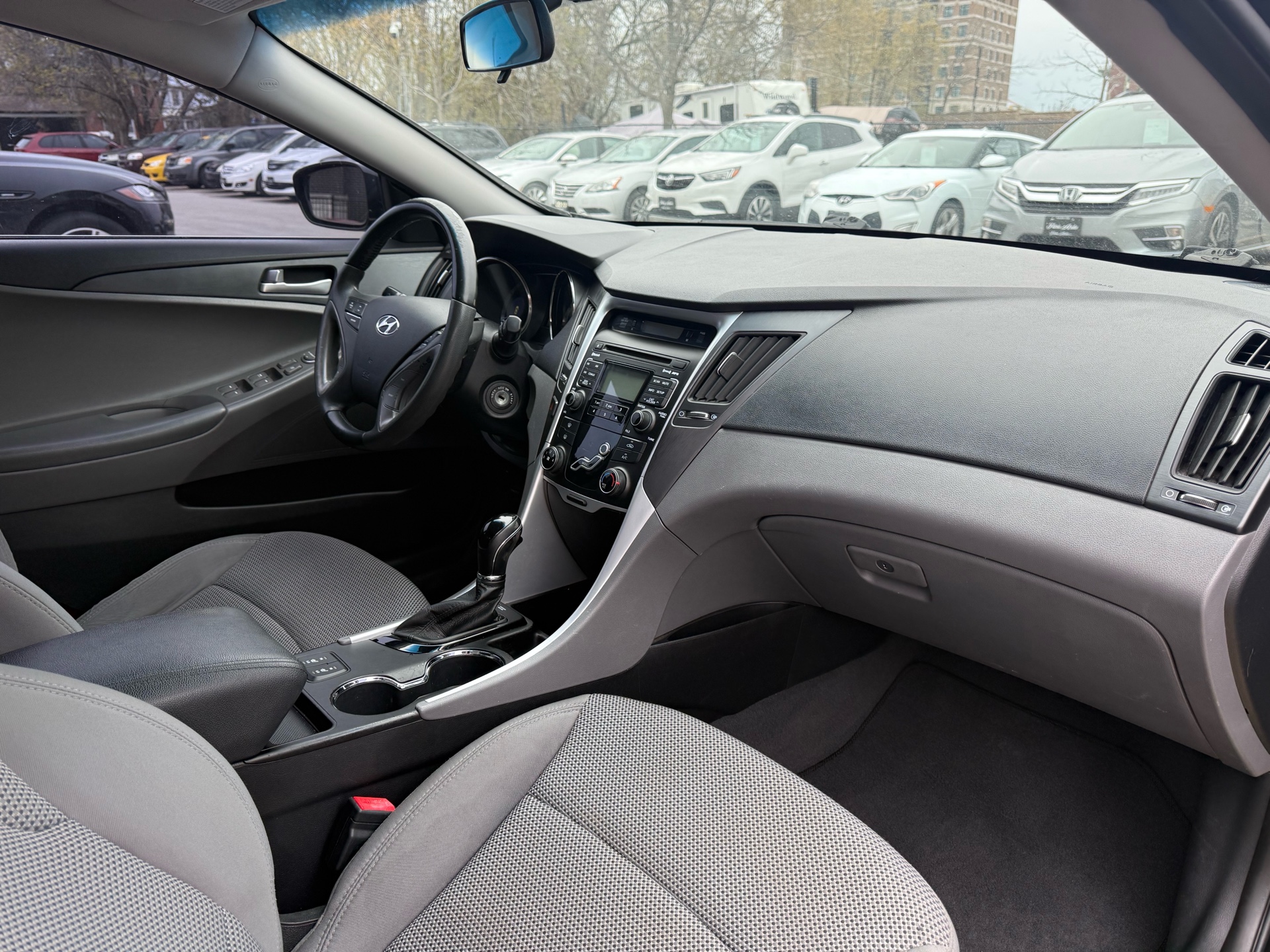 /carage/2011-Hyundai-Sonata-4193429603200345.jpg