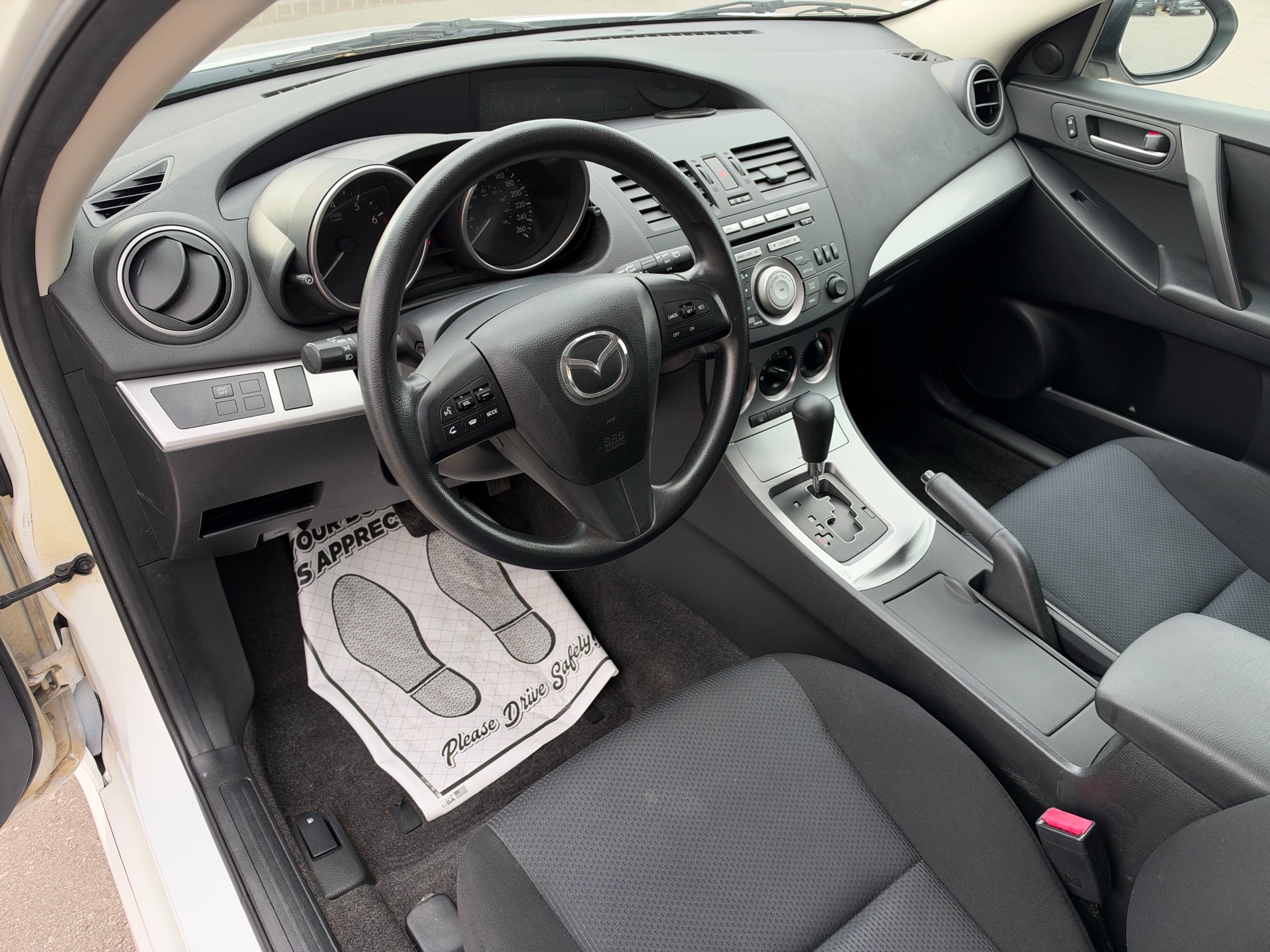 /carage/2011-Mazda-Mazda3-3920275108073865.jpg