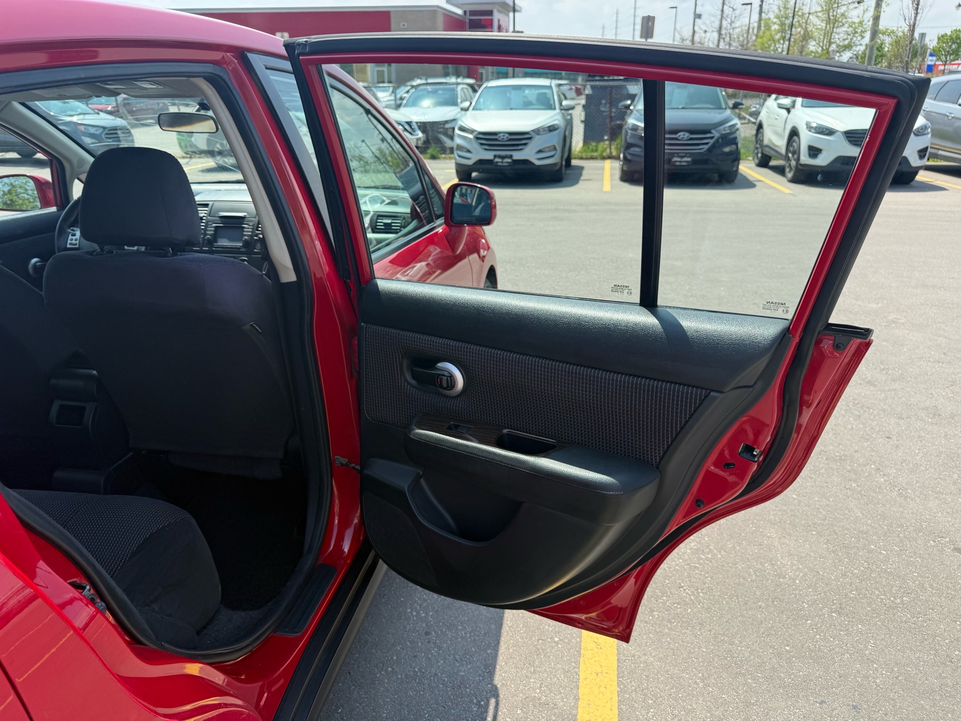 /carage/2011-Nissan-Versa-2220976080458894.jpg