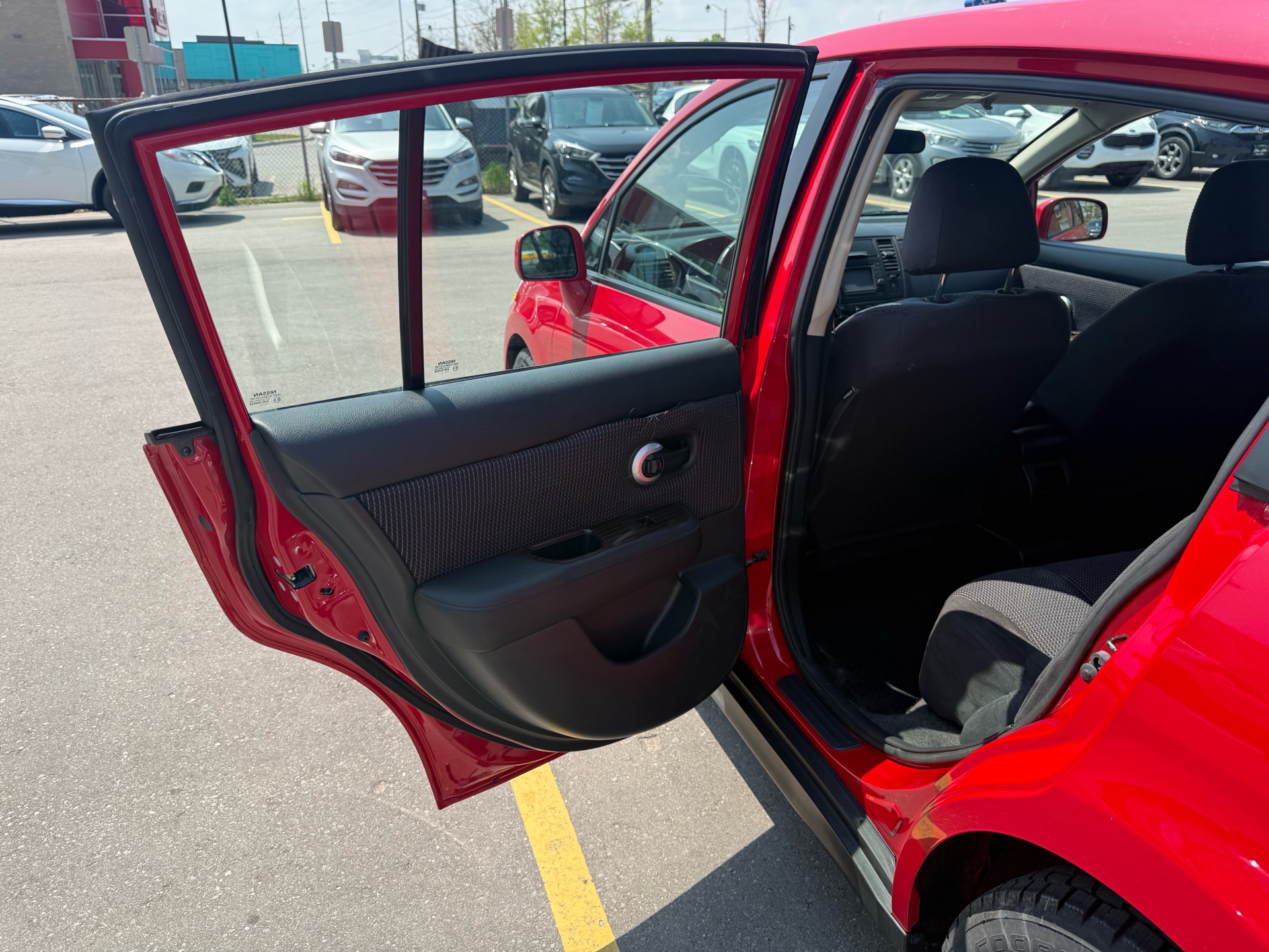 /carage/2011-Nissan-Versa-4652081655149618.jpg