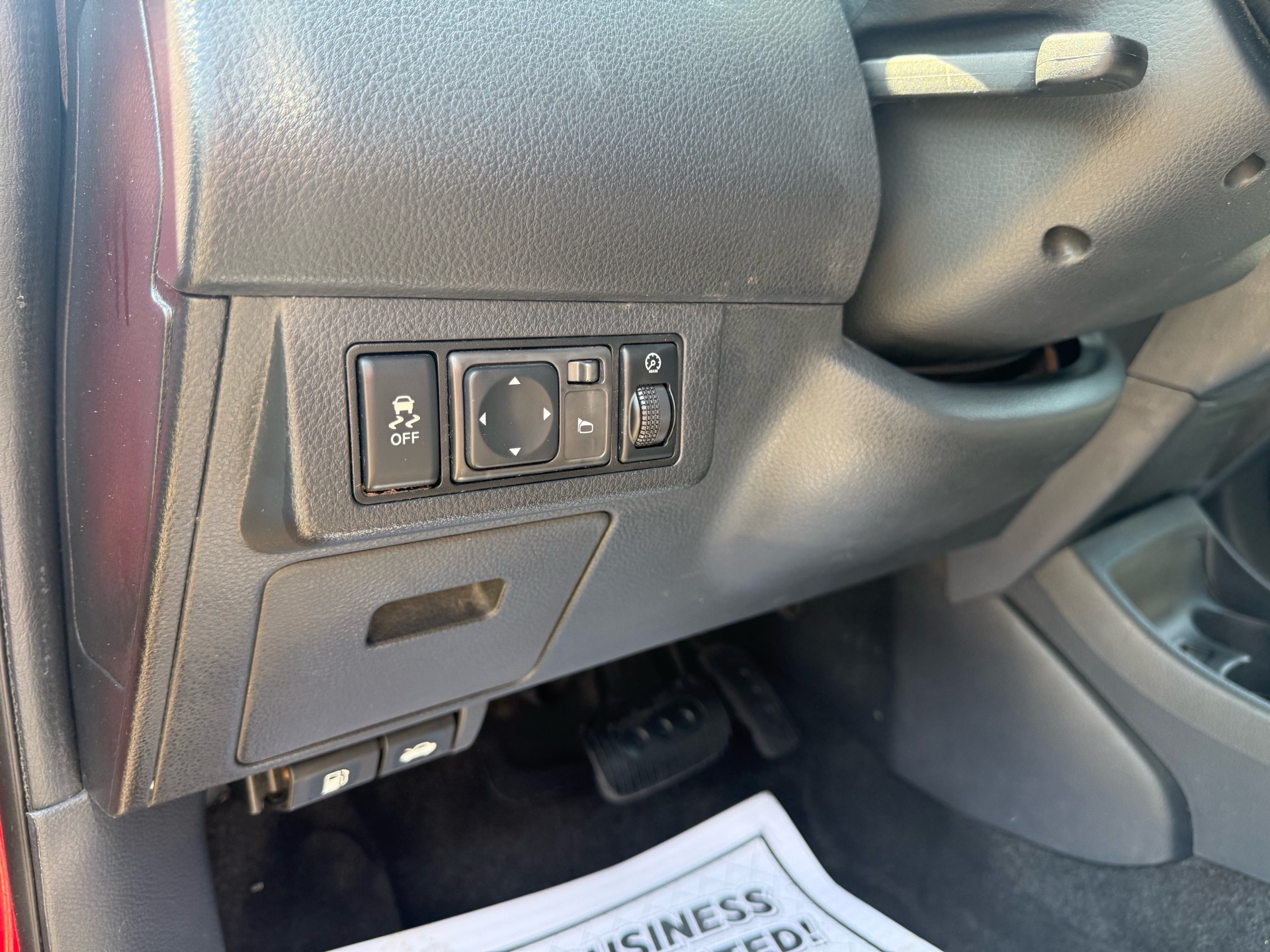 /carage/2011-Nissan-Versa-47297080299701144.jpg