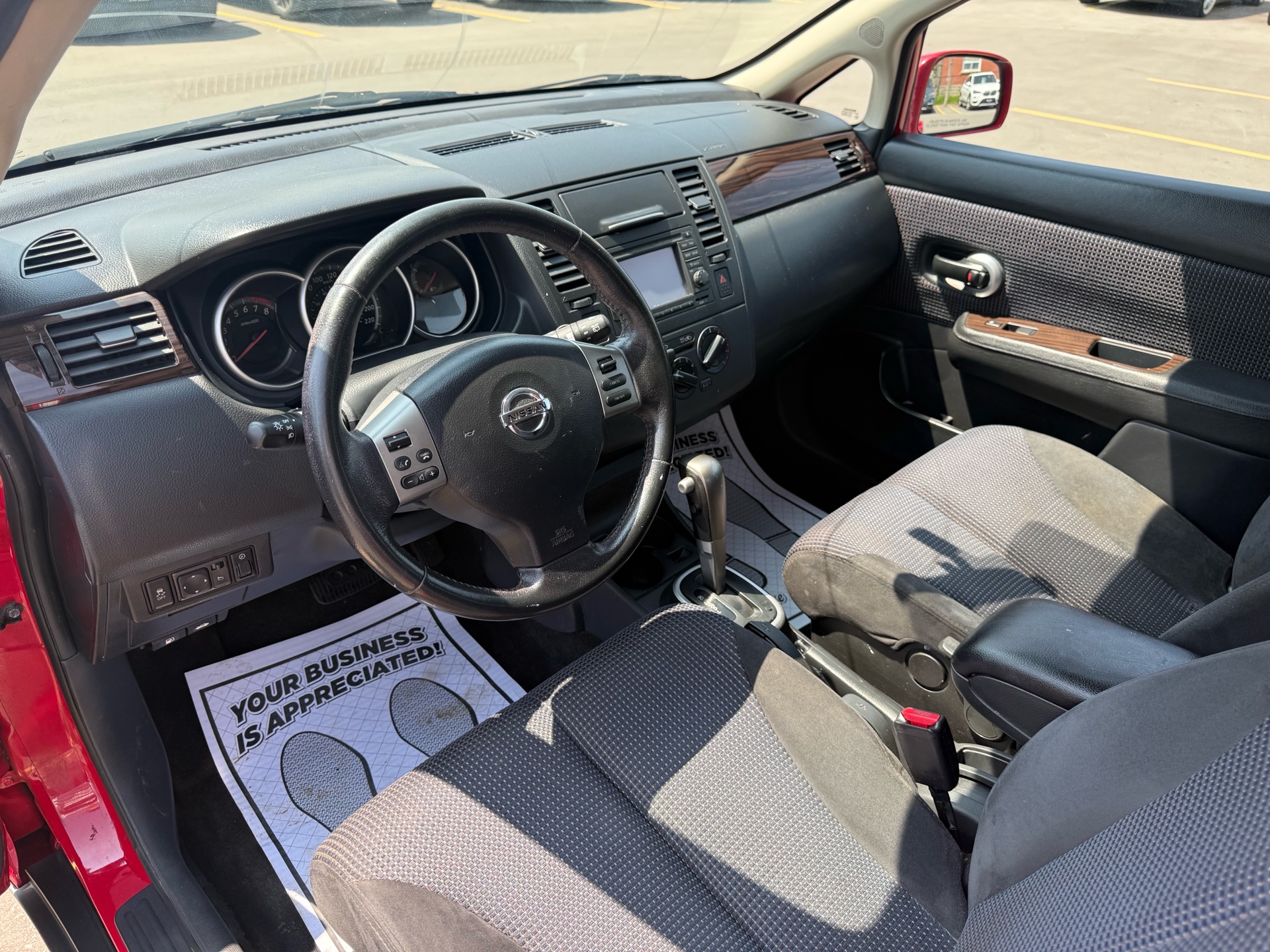 /carage/2011-Nissan-Versa-7438024007192348.jpg