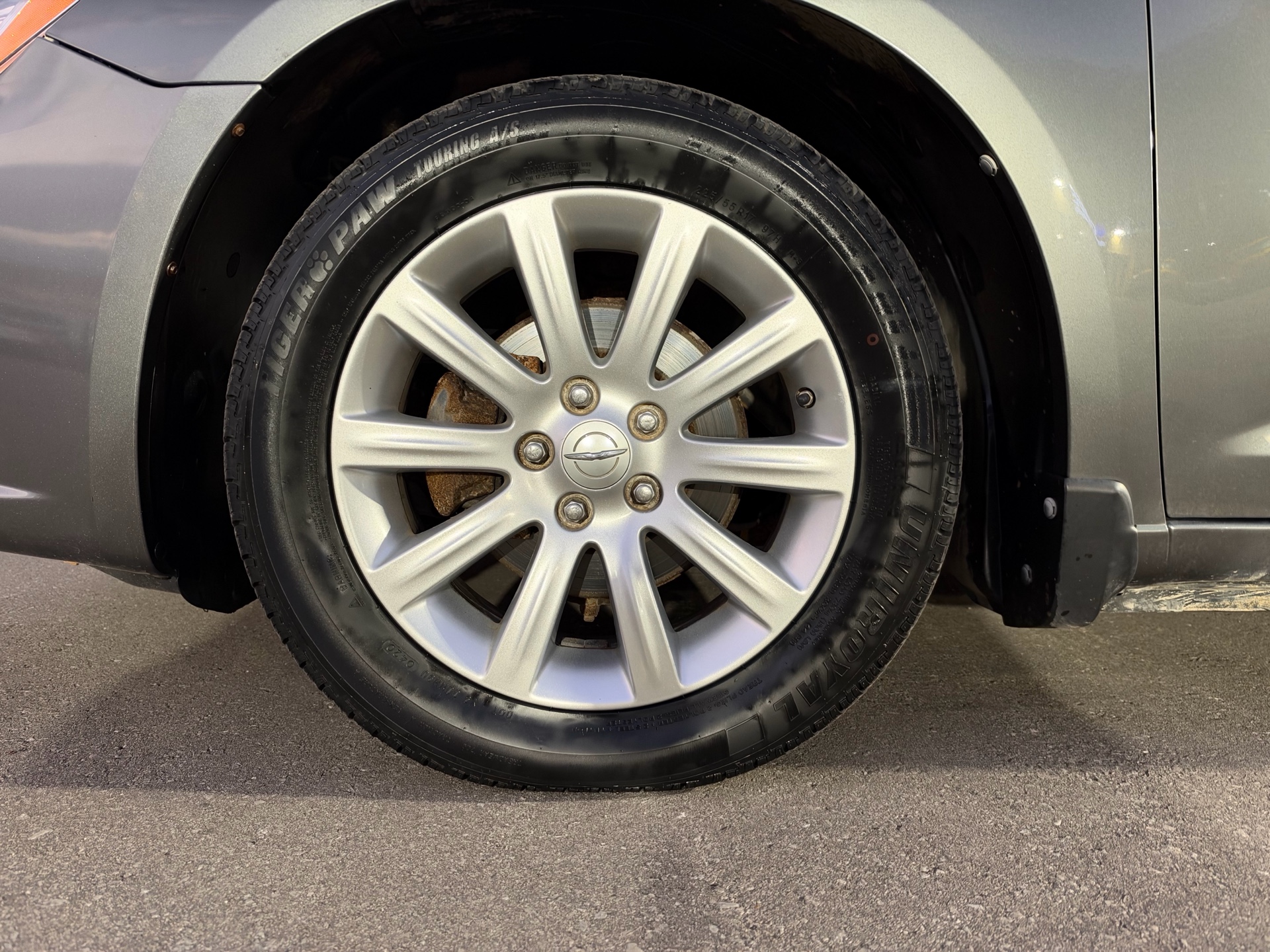 /carage/2012-Chrysler-200-49477324984865234.jpg