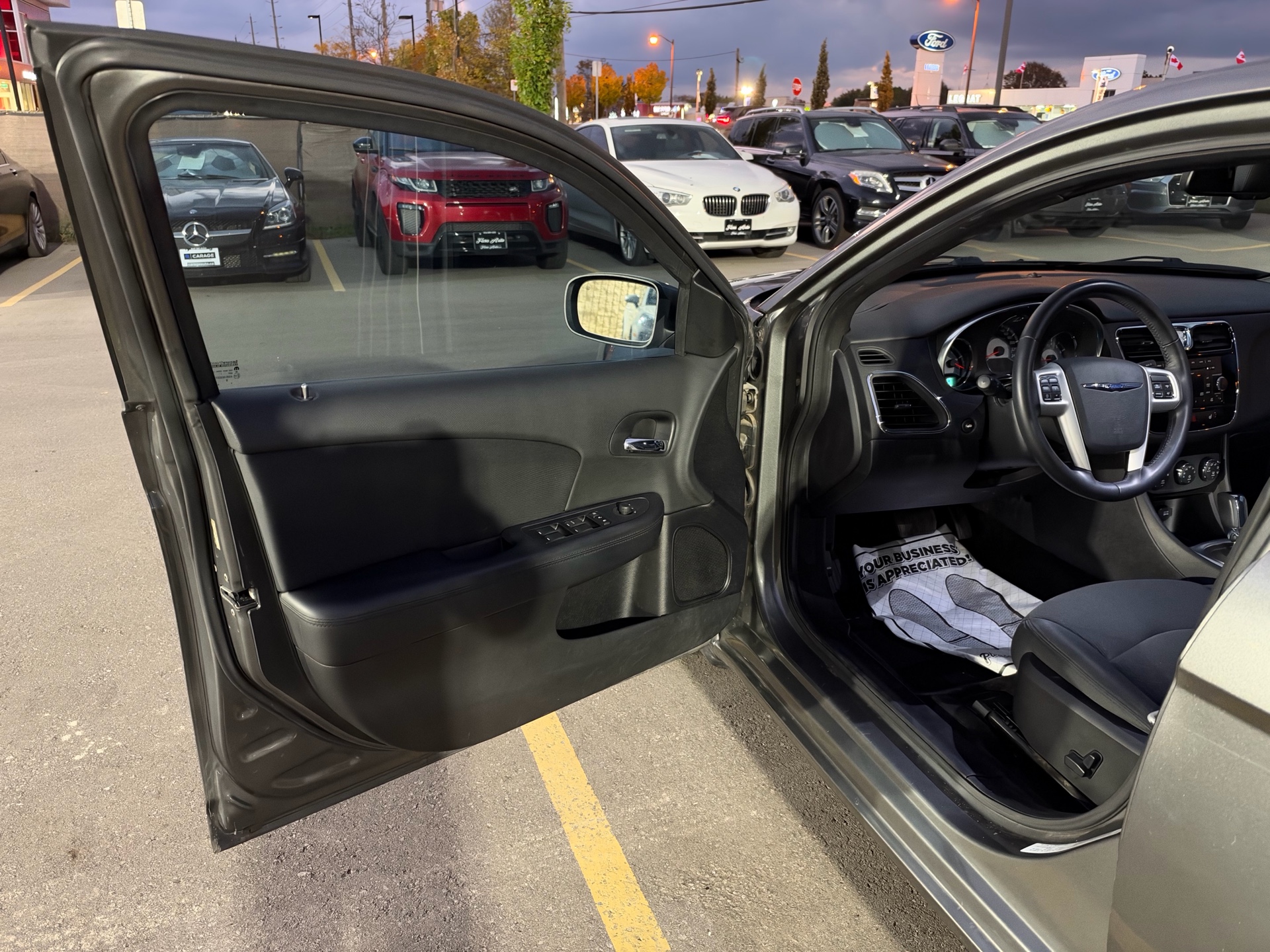 /carage/2012-Chrysler-200-49483216227749494.jpg