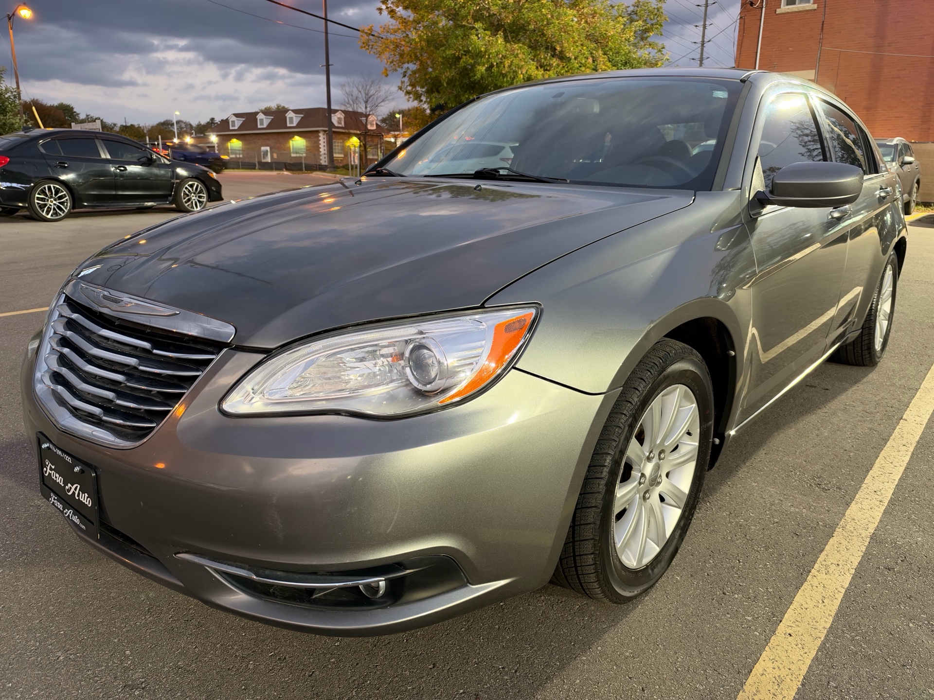 /carage/2012-Chrysler-200-5080333359682658.jpg