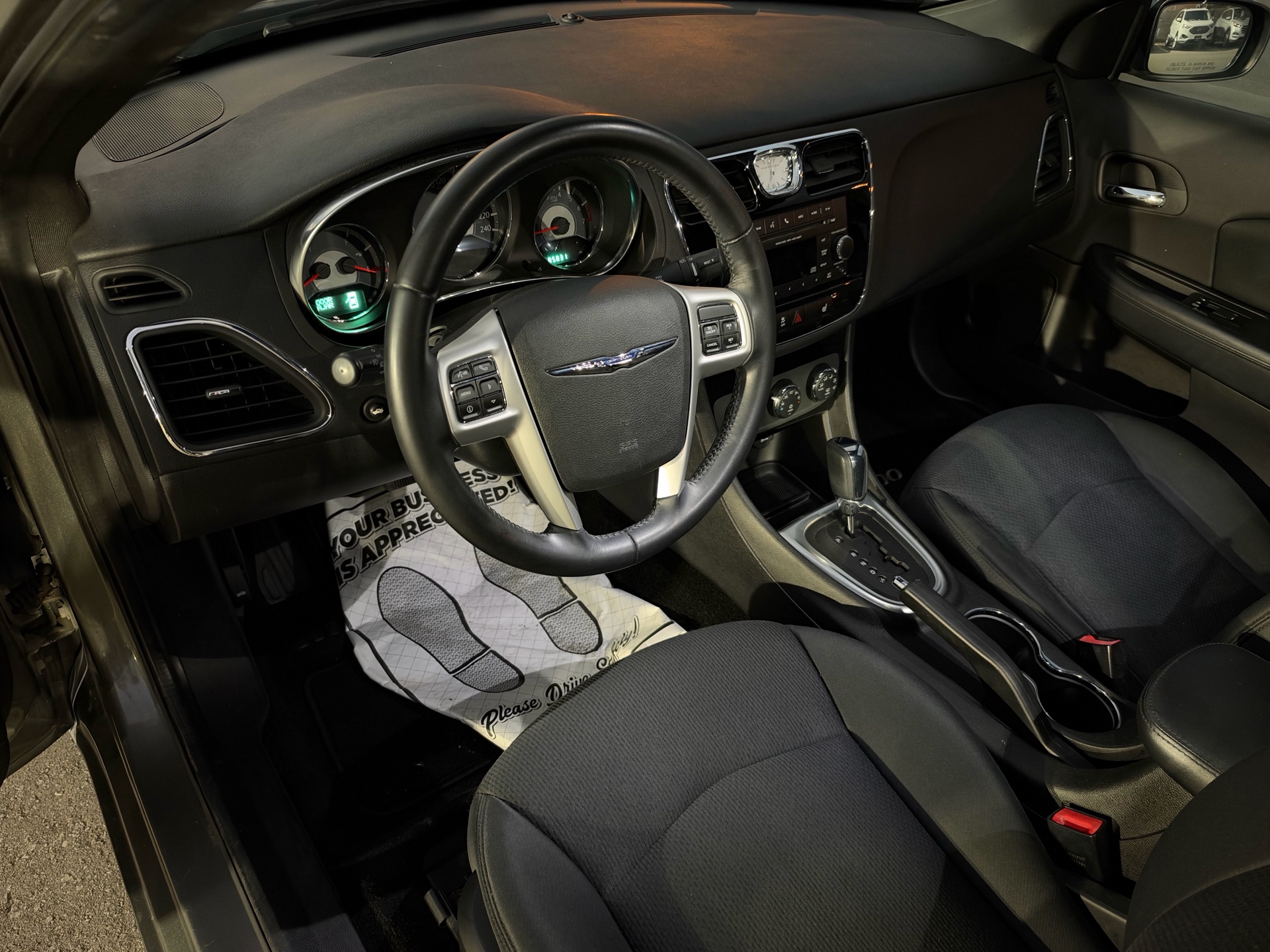 /carage/2012-Chrysler-200-9903986031023944.jpg