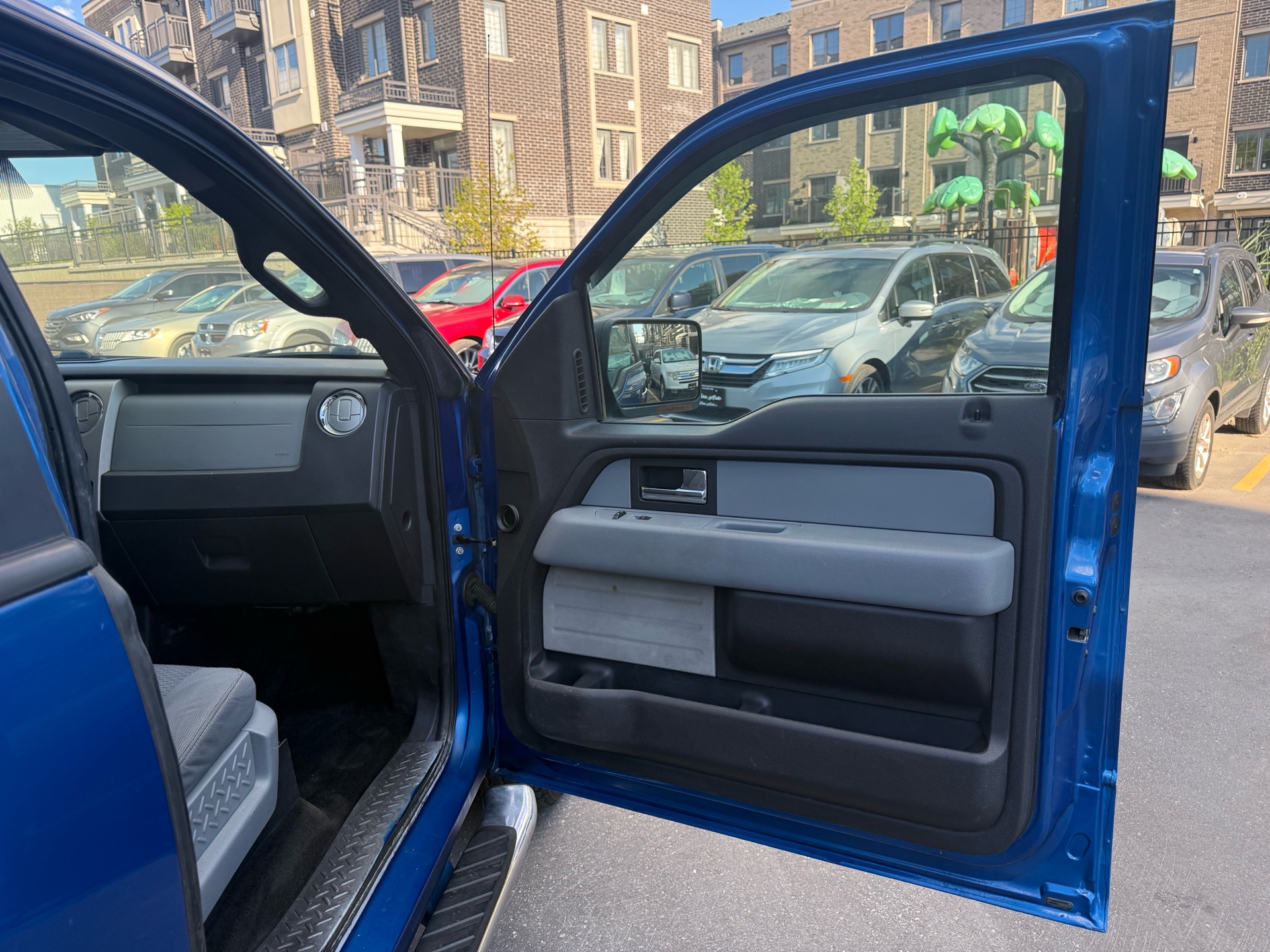 /carage/2012-Ford-F-150-4567527020418922.jpg