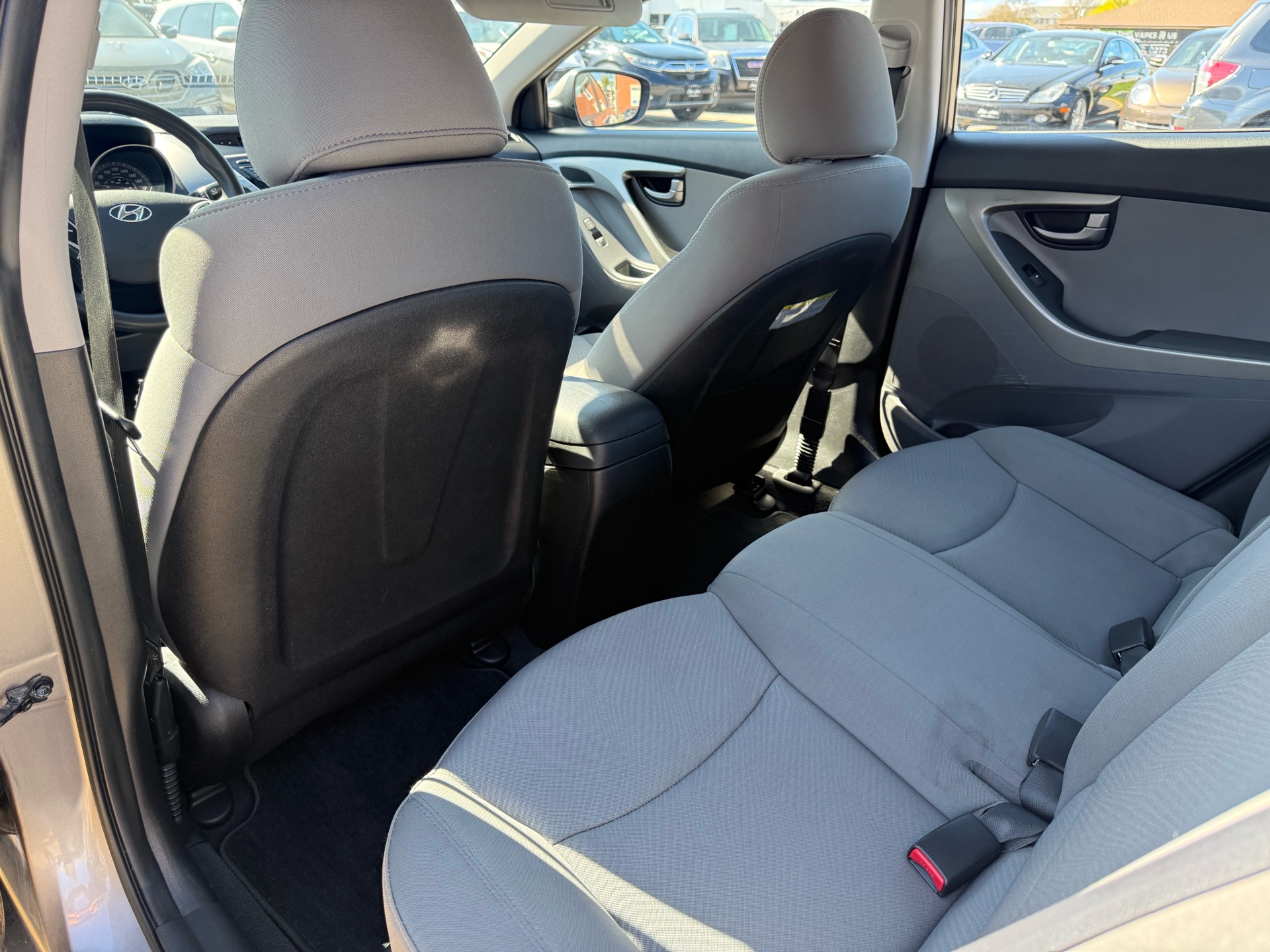 /carage/2012-Hyundai-Elantra-45605533317863567.jpg