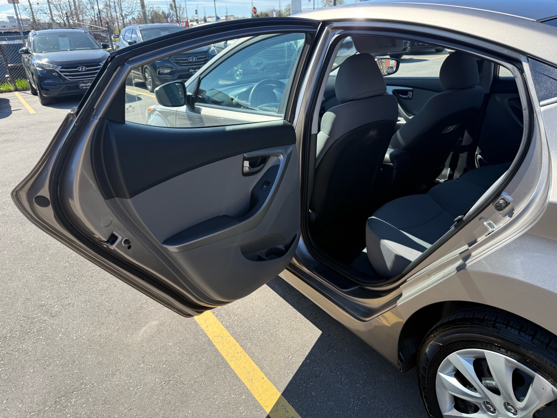 /carage/2012-Hyundai-Elantra-8033604904084037.jpg