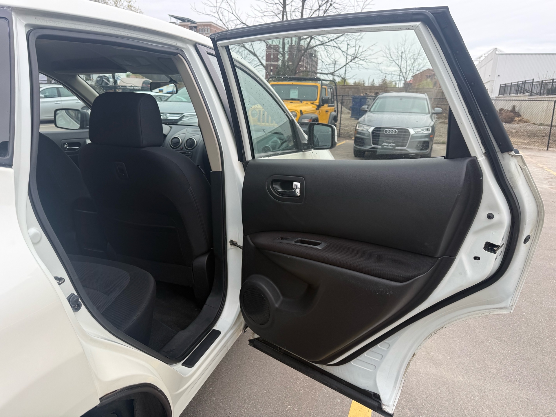 /carage/2012-Nissan-Rogue-021153462741748896.jpg