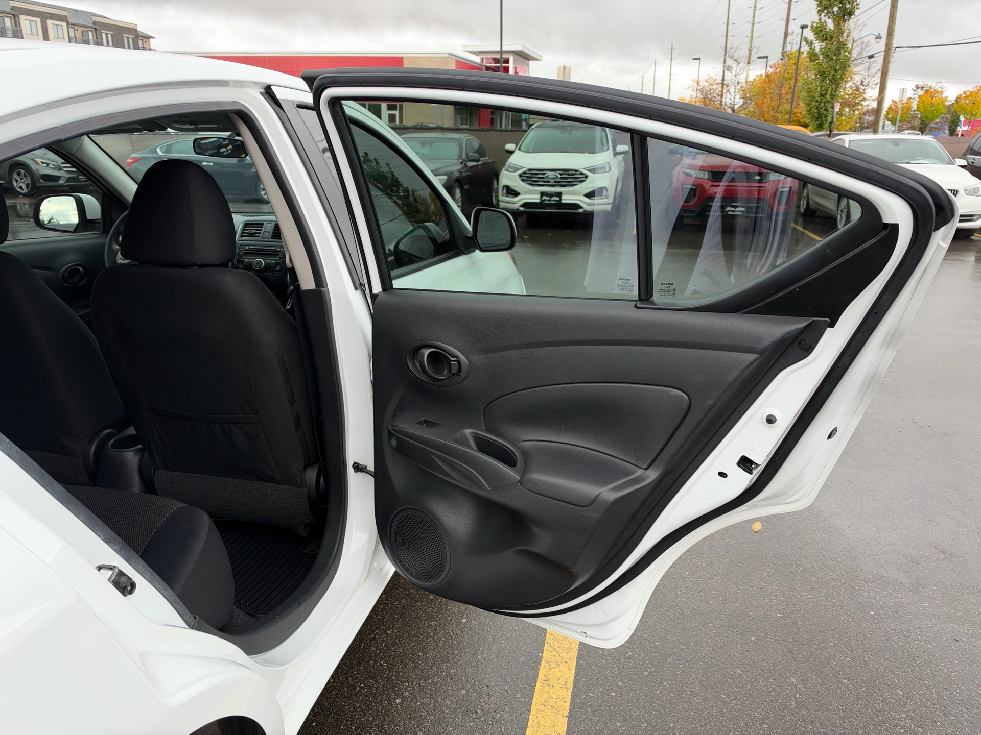 /carage/2012-Nissan-Versa-6204284742295838.jpg