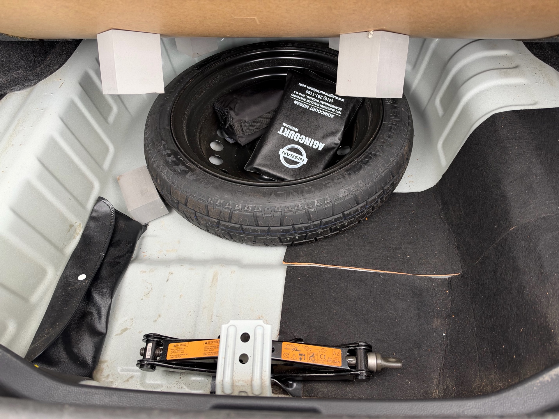 /carage/2012-Nissan-Versa-887149564710376.jpg