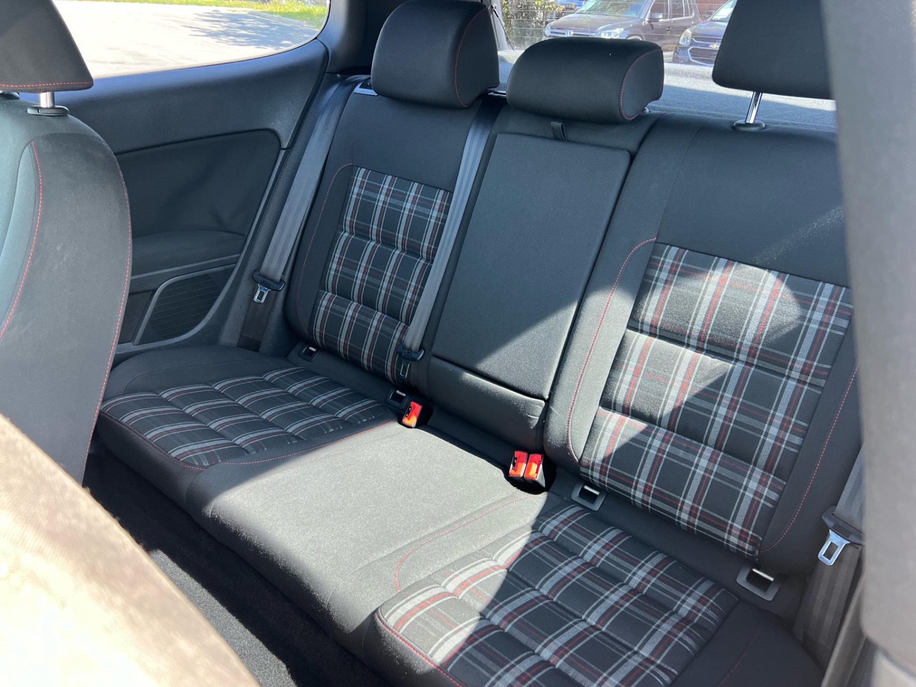 /carage/2012-Volkswagen-GolfGTI-2517453555267255.jpg