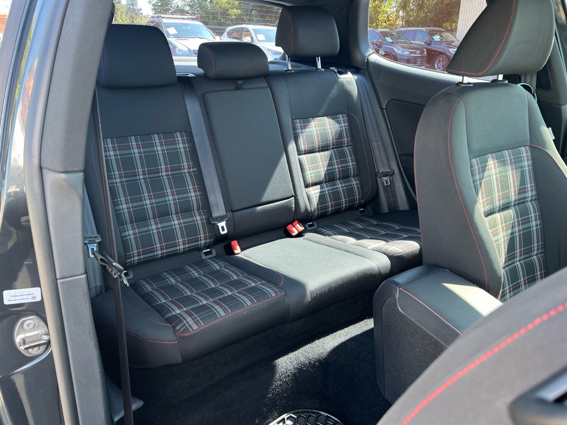 /carage/2012-Volkswagen-GolfGTI-5266635667127557.jpg