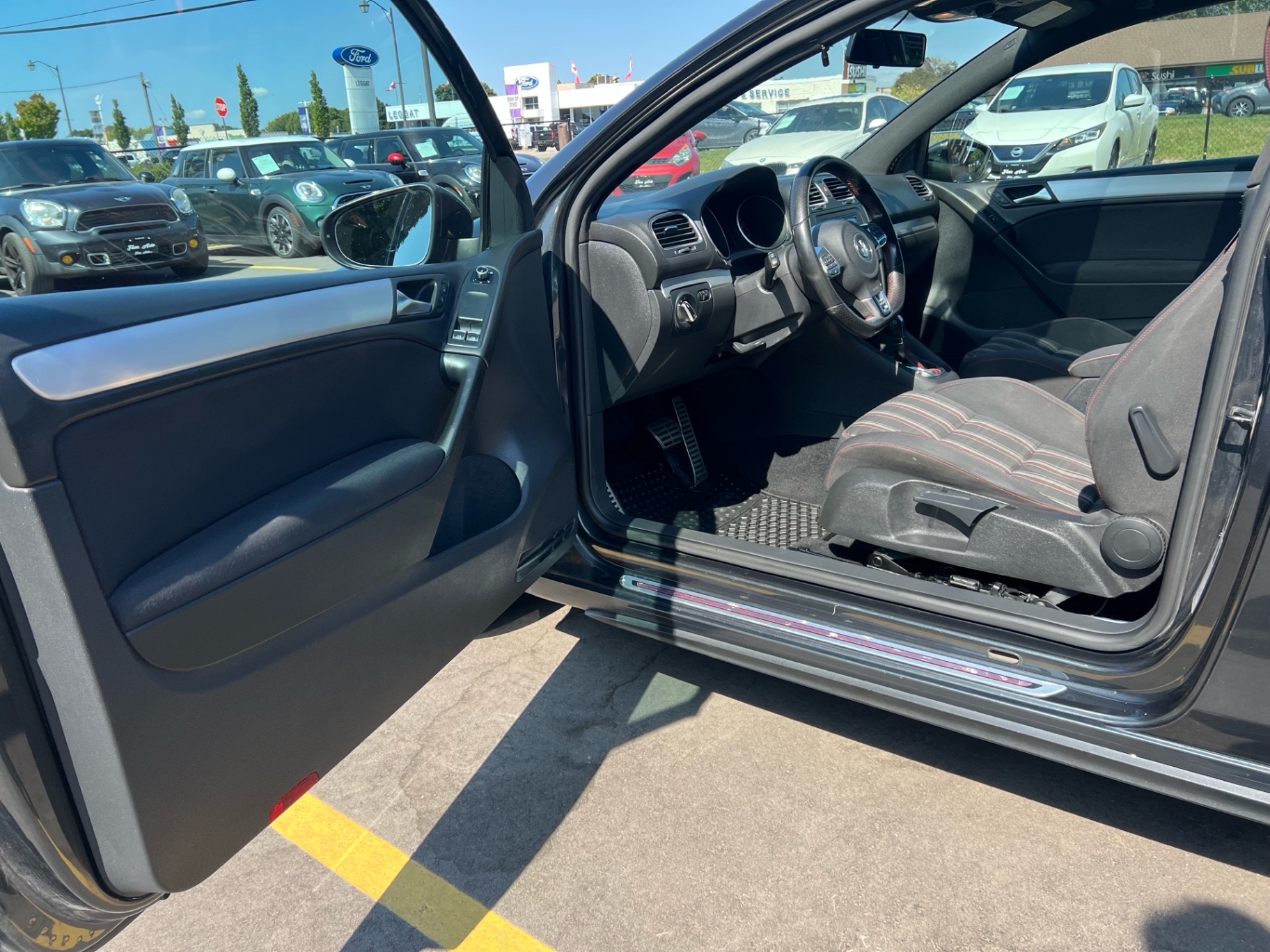 /carage/2012-Volkswagen-GolfGTI-626849898492692.jpg