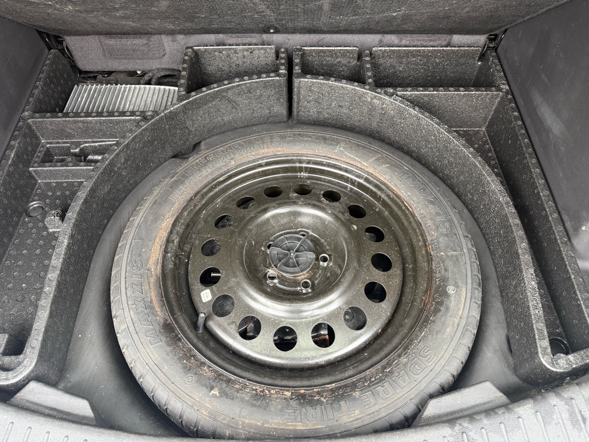 /carage/2013-Ford-Escape-013369153539645628.jpg