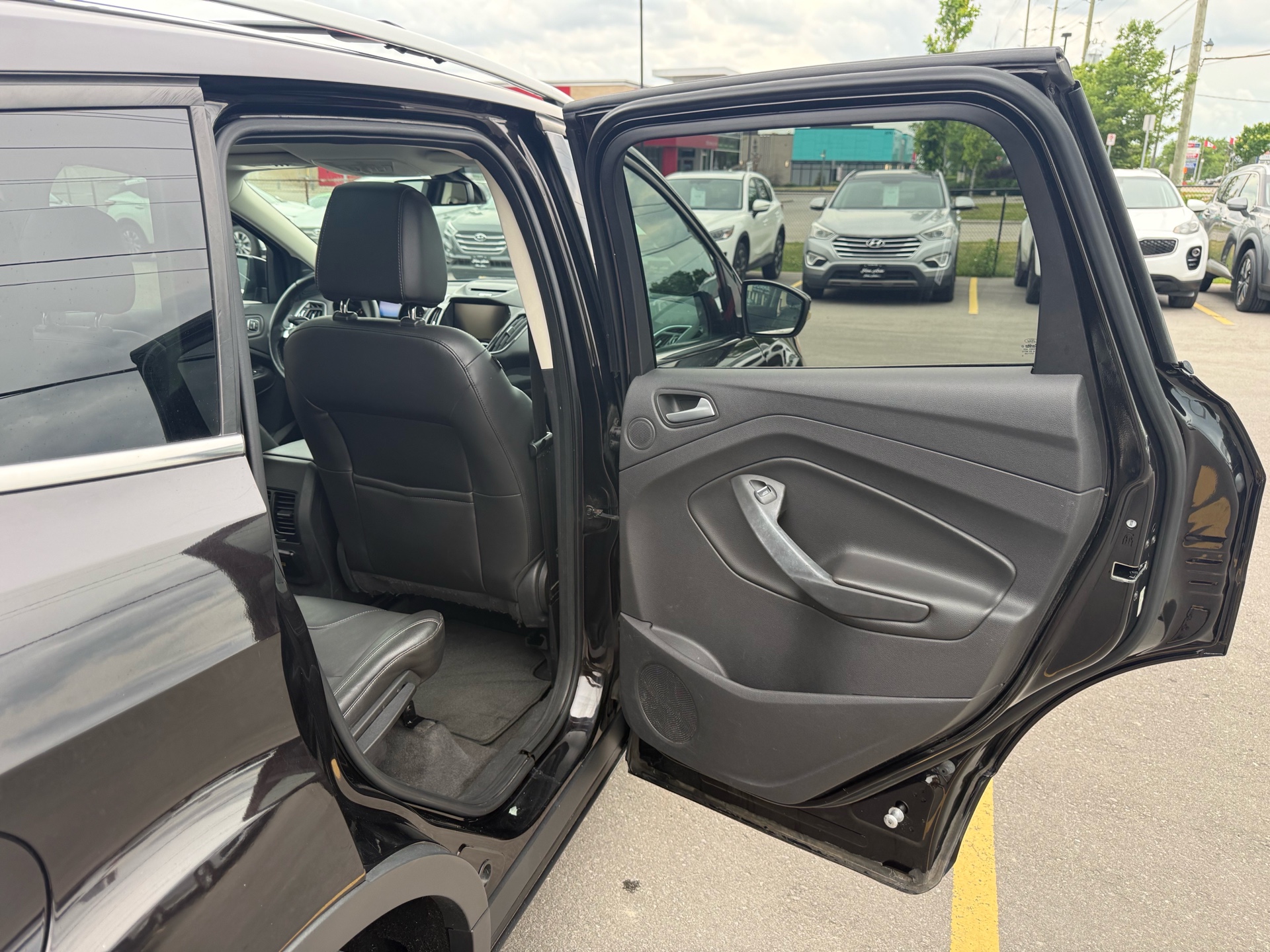 /carage/2013-Ford-Escape-33206552986703053.jpg