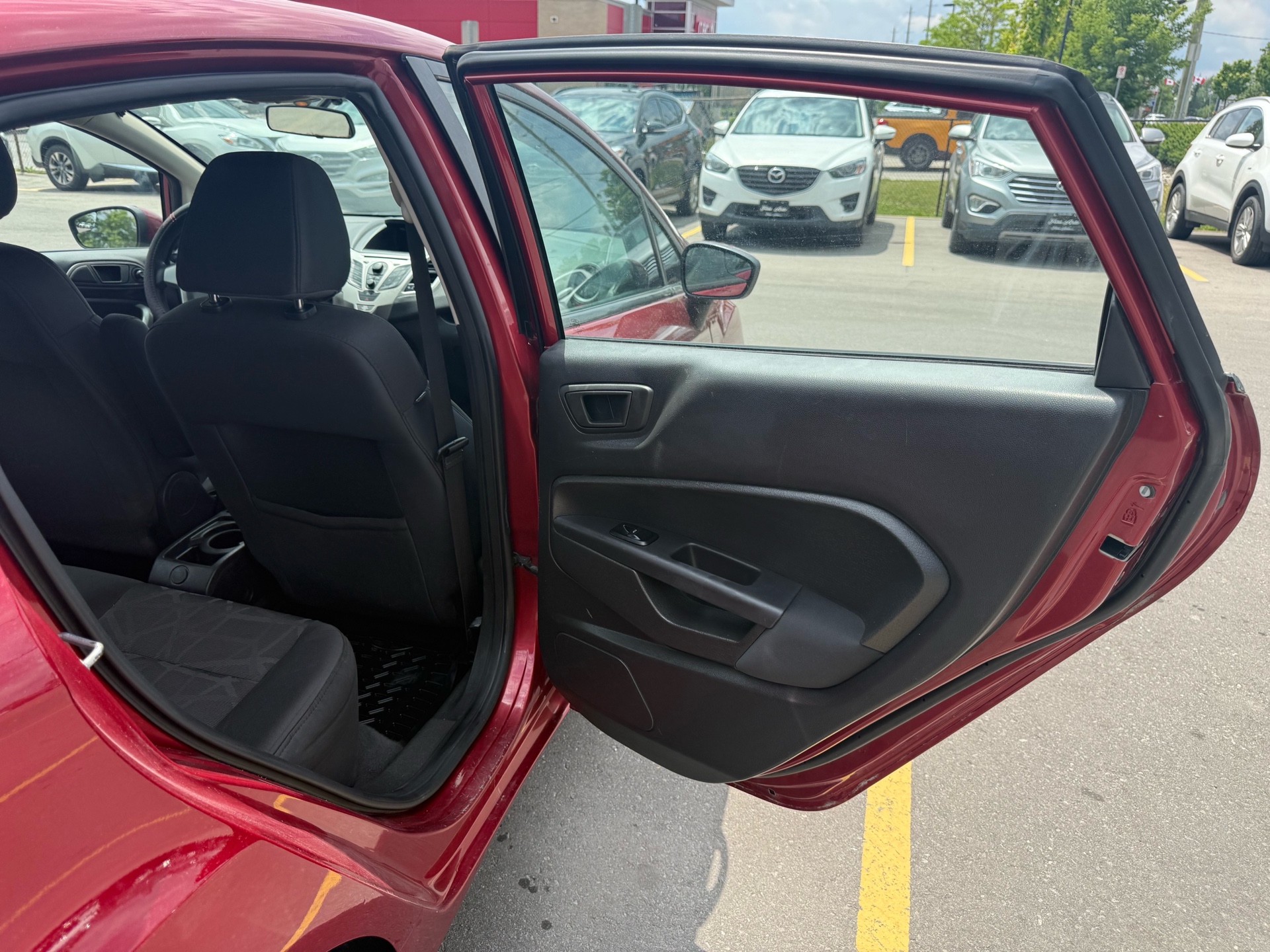 /carage/2013-Ford-Fiesta-02195847086854208.jpg