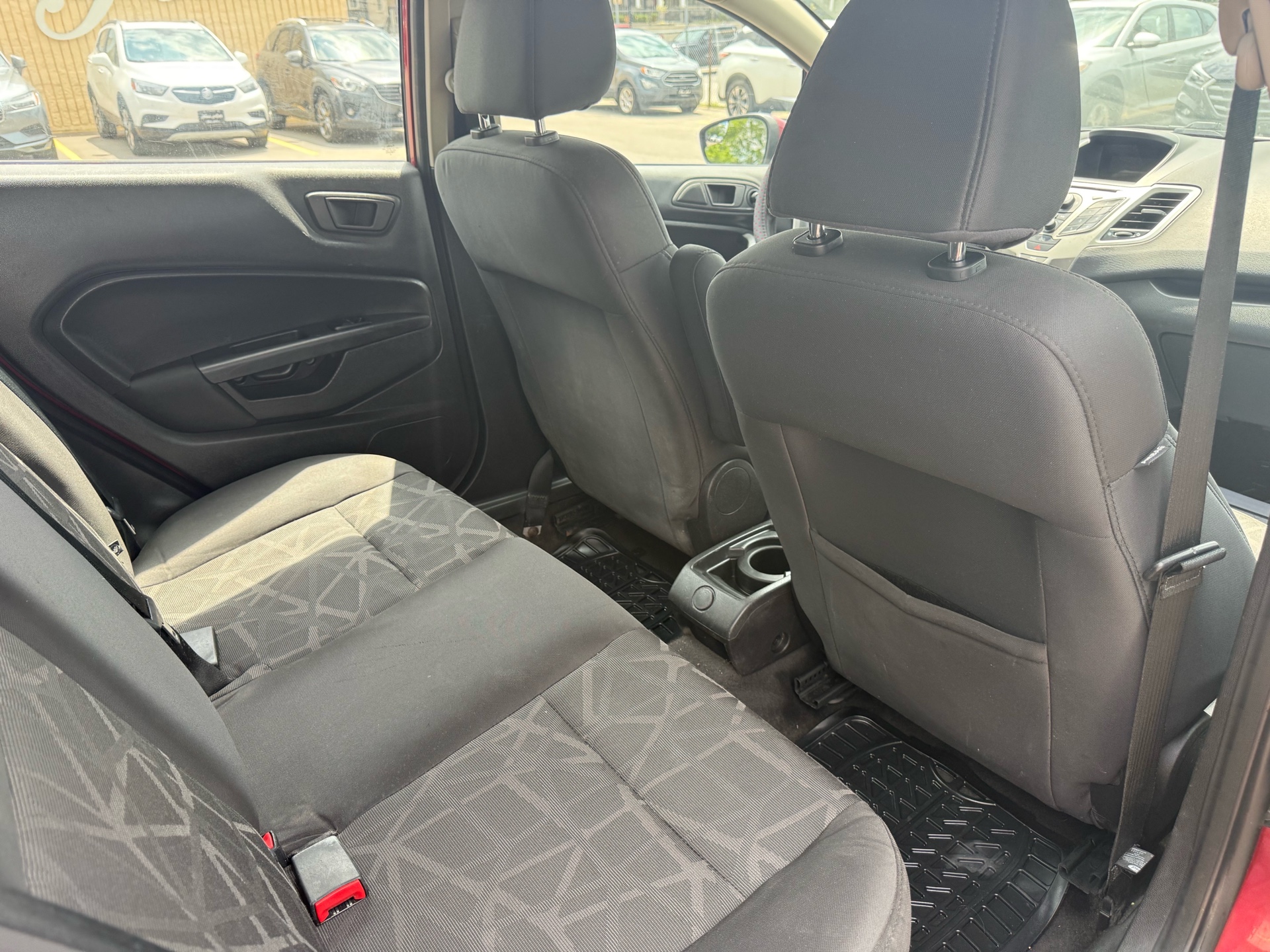 /carage/2013-Ford-Fiesta-51987810191976.jpg