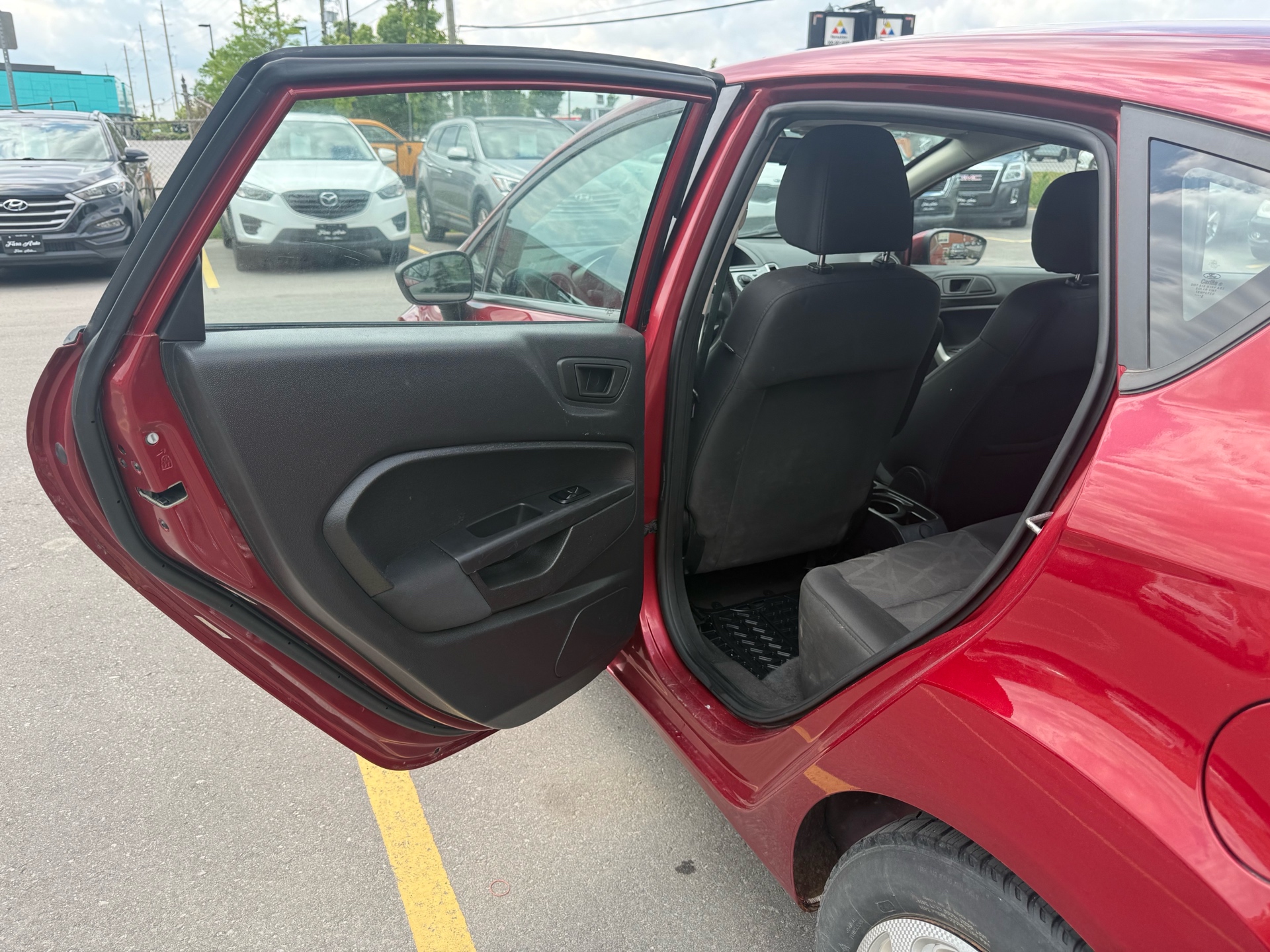 /carage/2013-Ford-Fiesta-6020071489210834.jpg