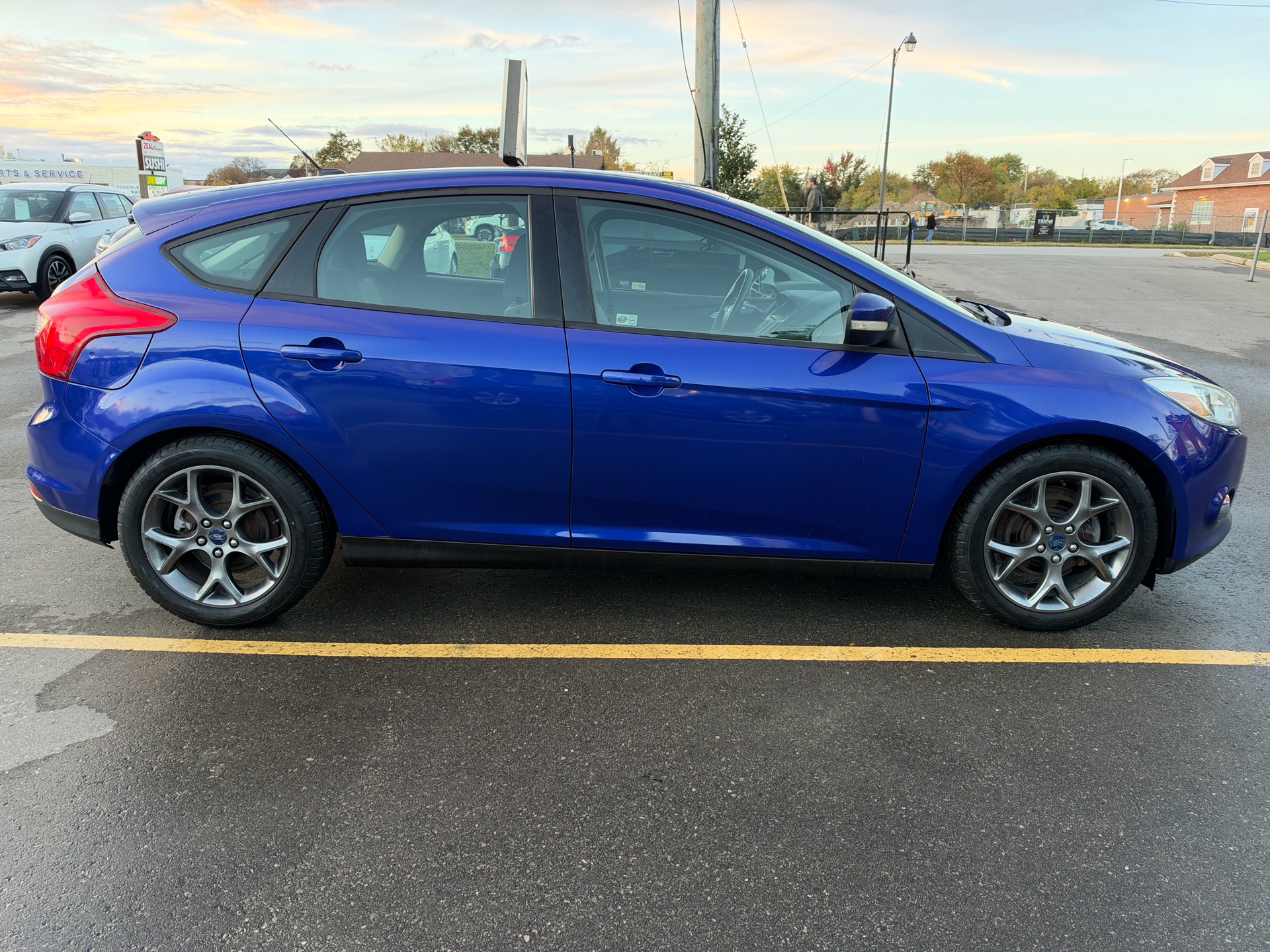 /carage/2013-Ford-Focus-013352899805430862.jpg