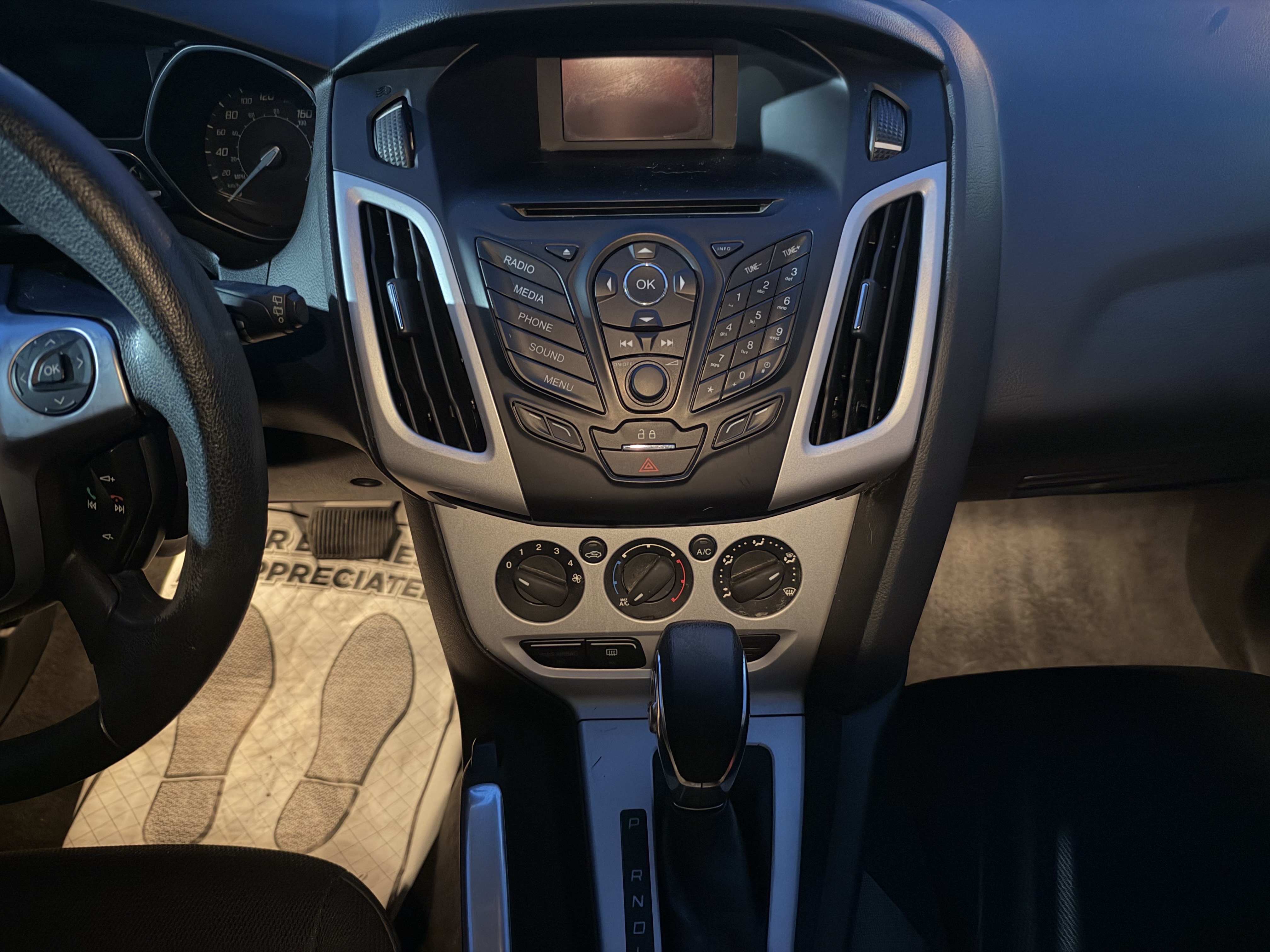 /carage/2013-Ford-Focus-22012243745666282.jpg