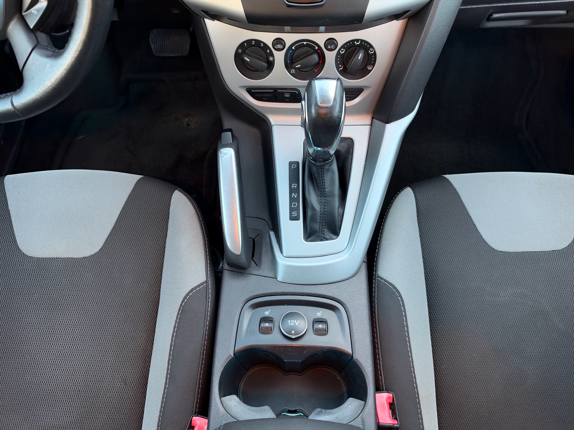 /carage/2013-Ford-Focus-7716440900342156.jpg